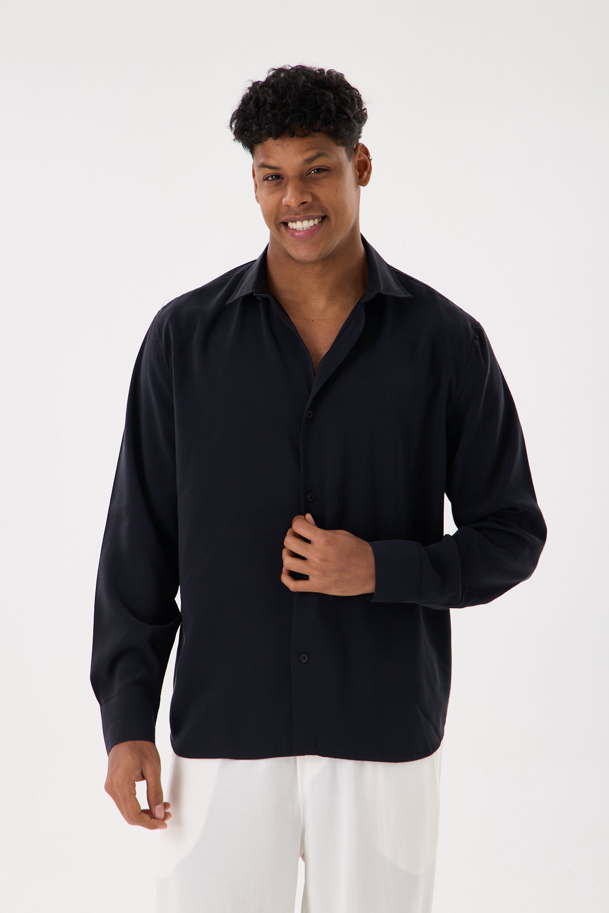 color:black
