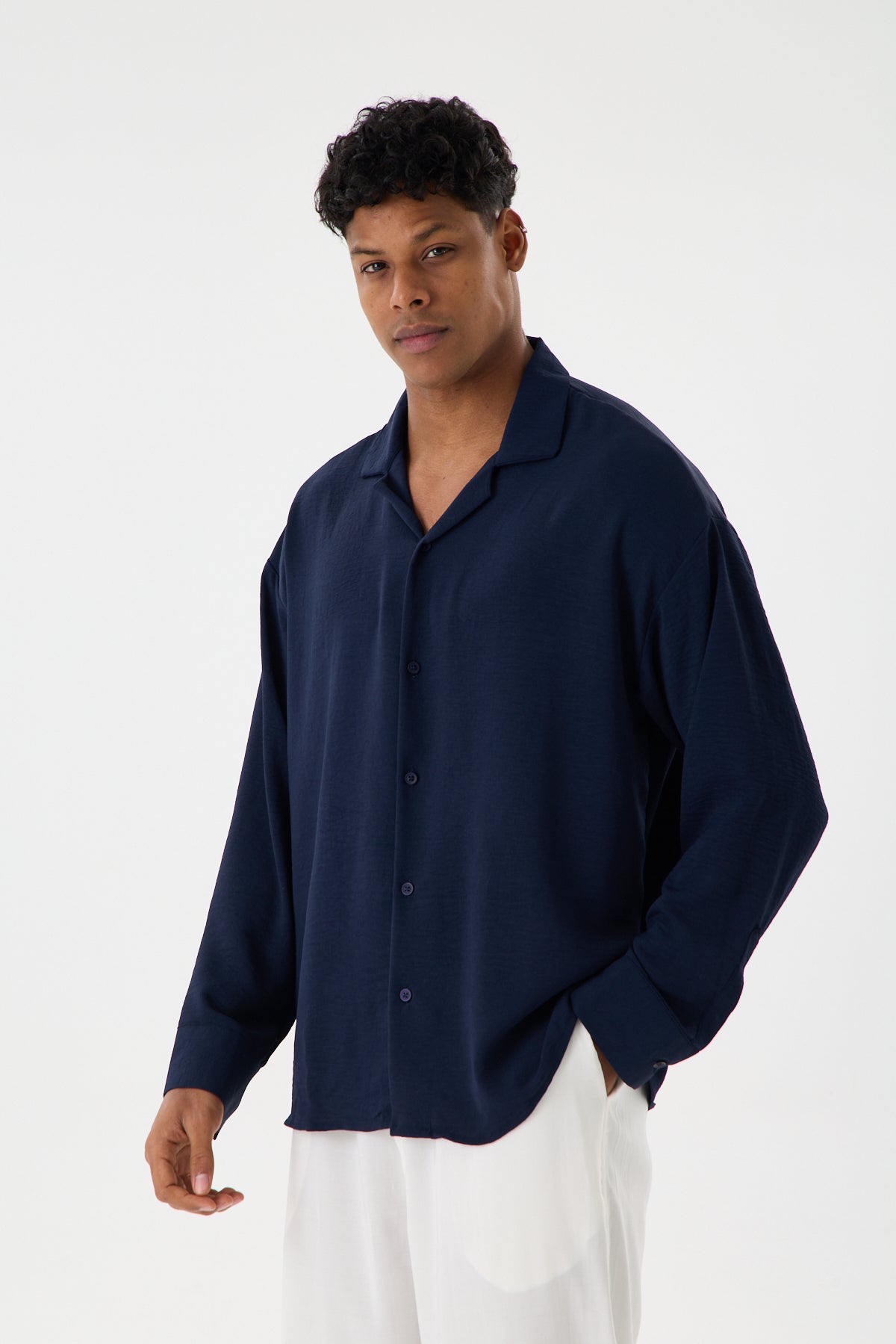 color:navy