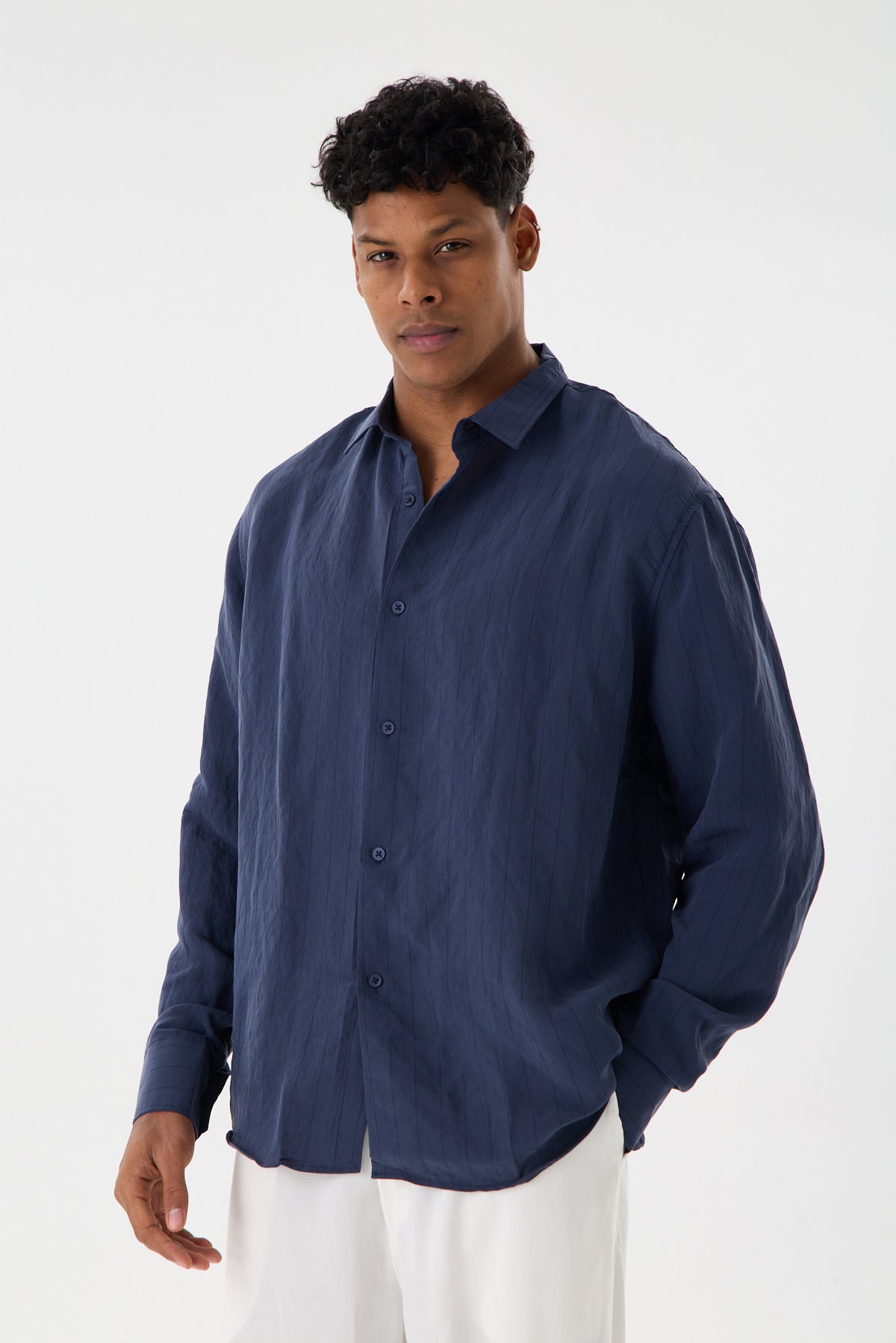 color:navy