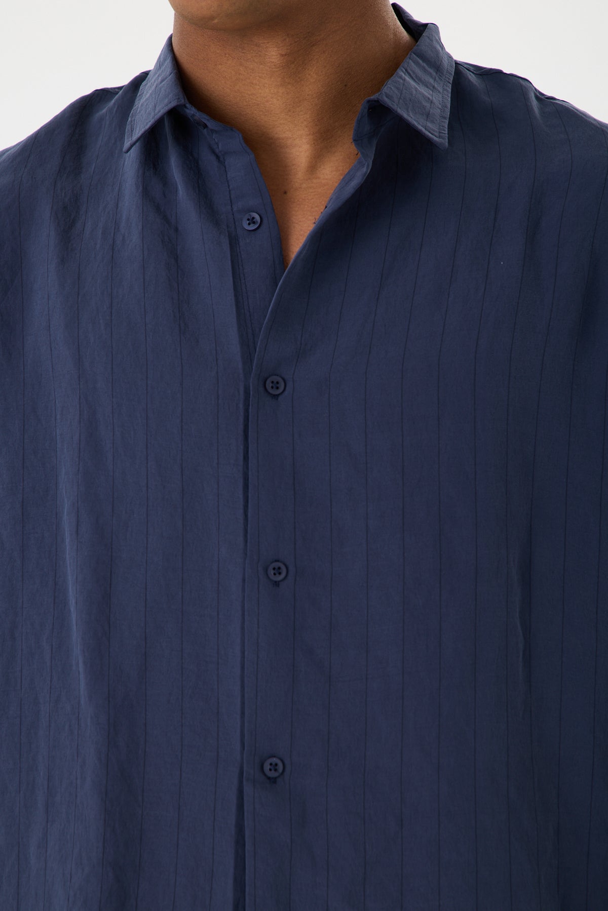 color:navy