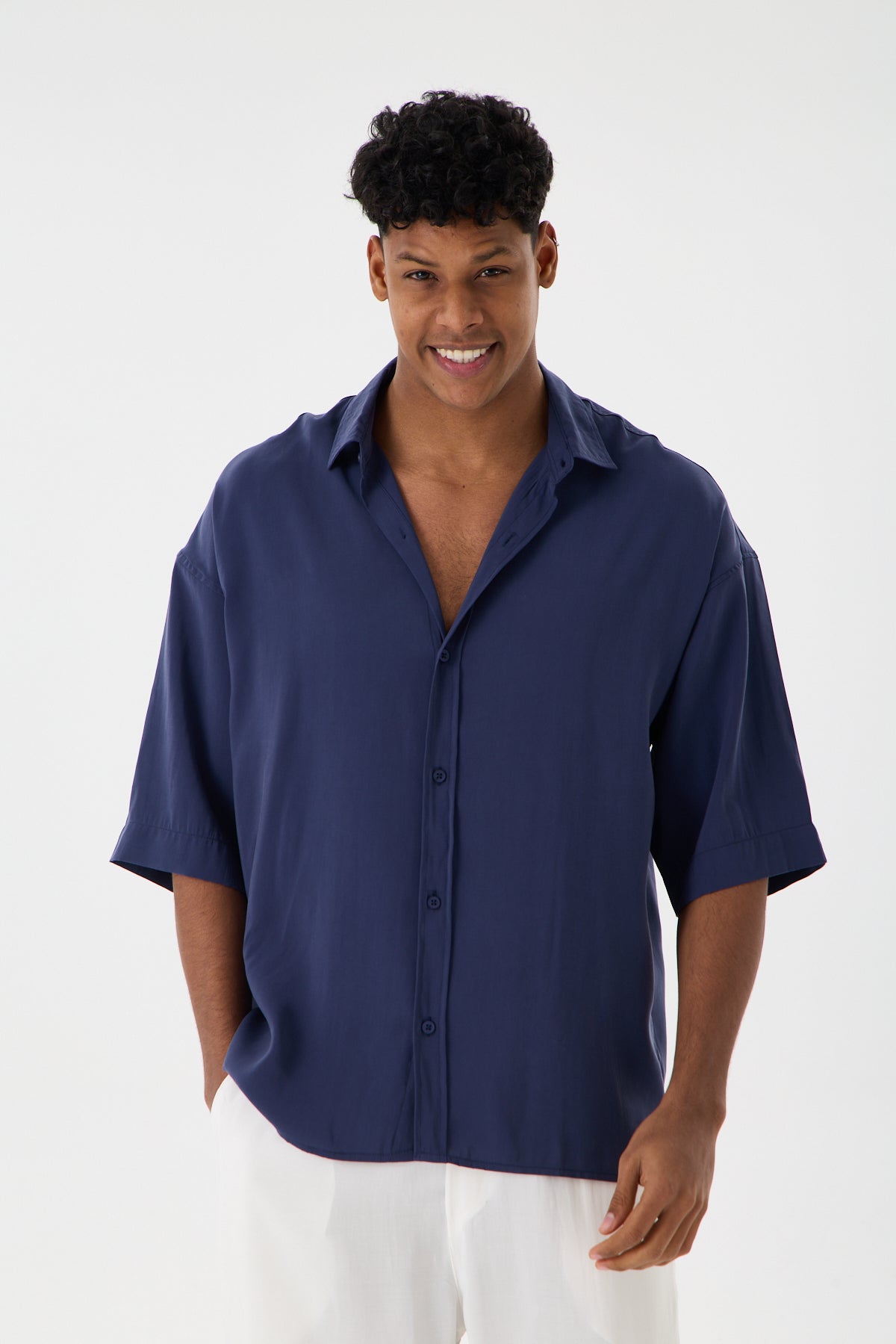 color:navy