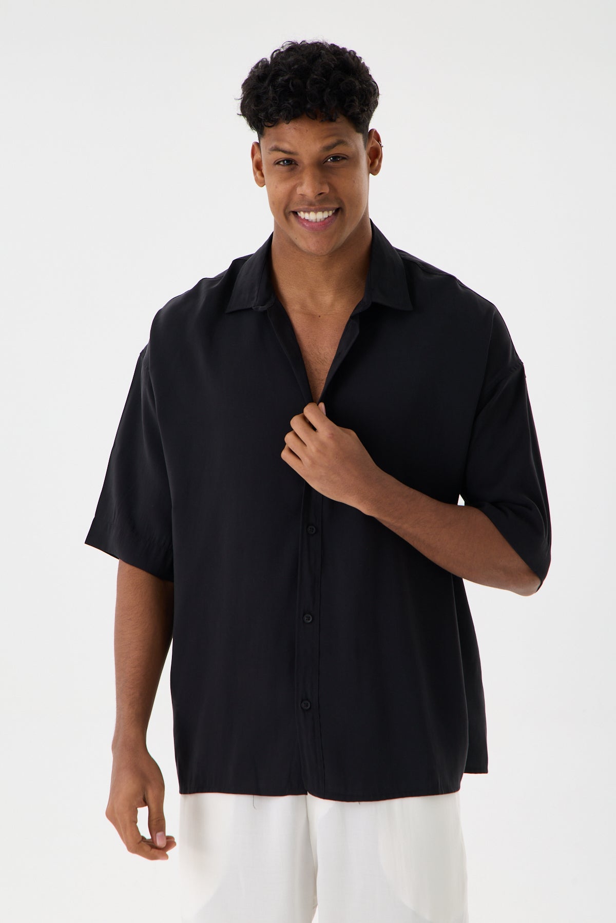 color:black