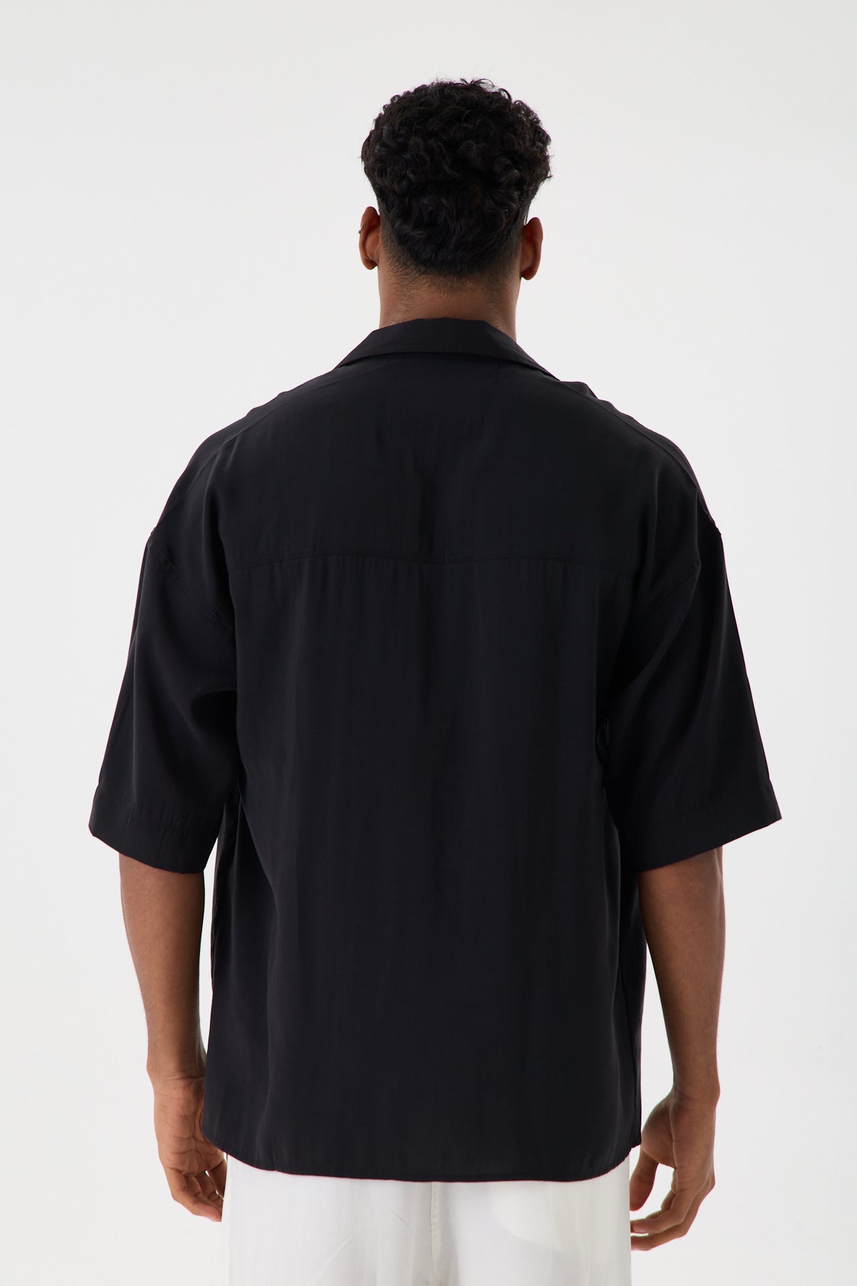 color:black