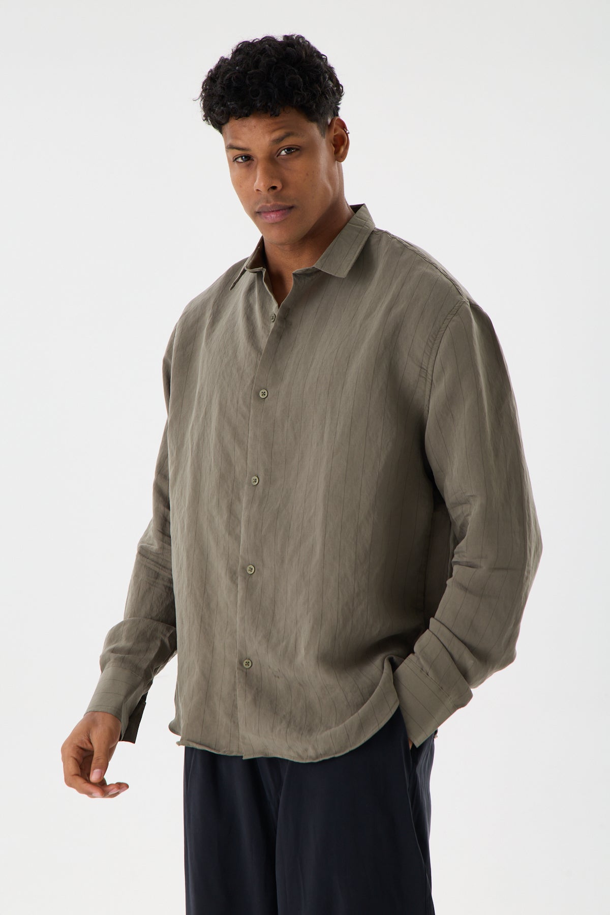 color:khaki