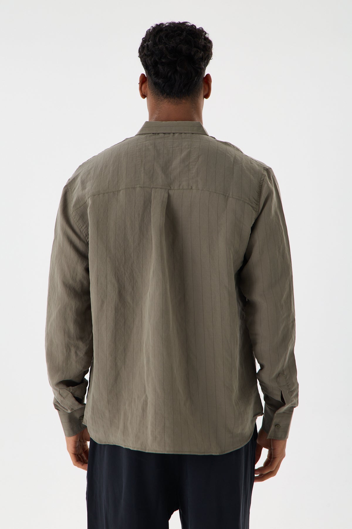 color:khaki