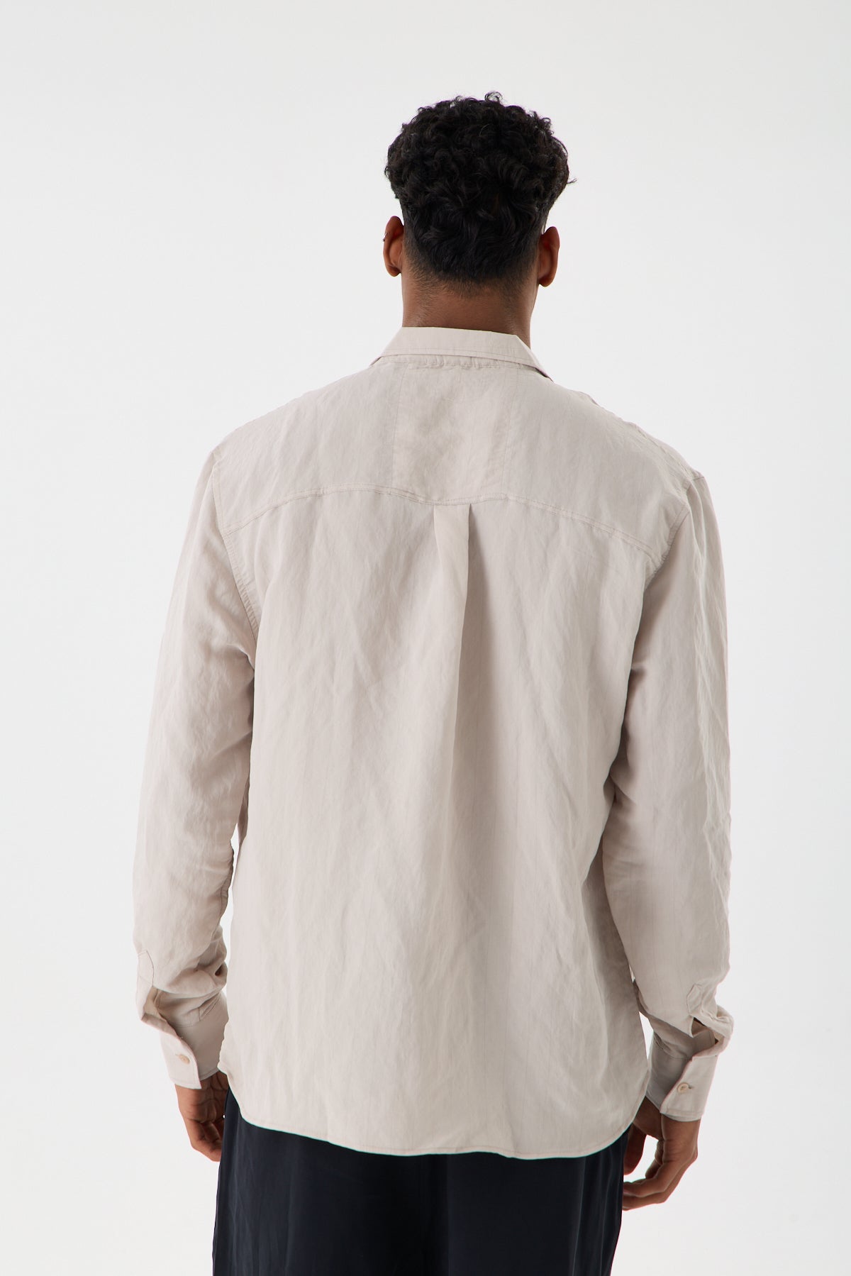 color:beige