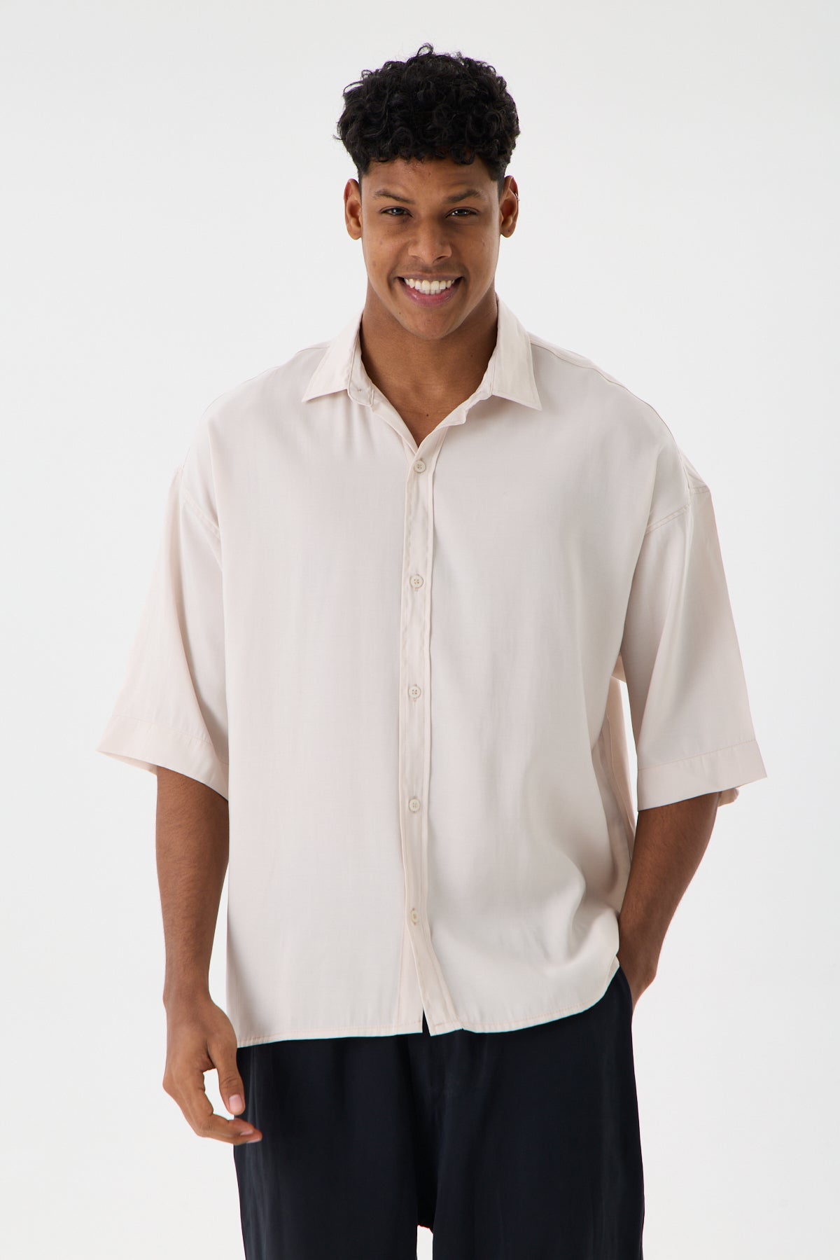 color:beige