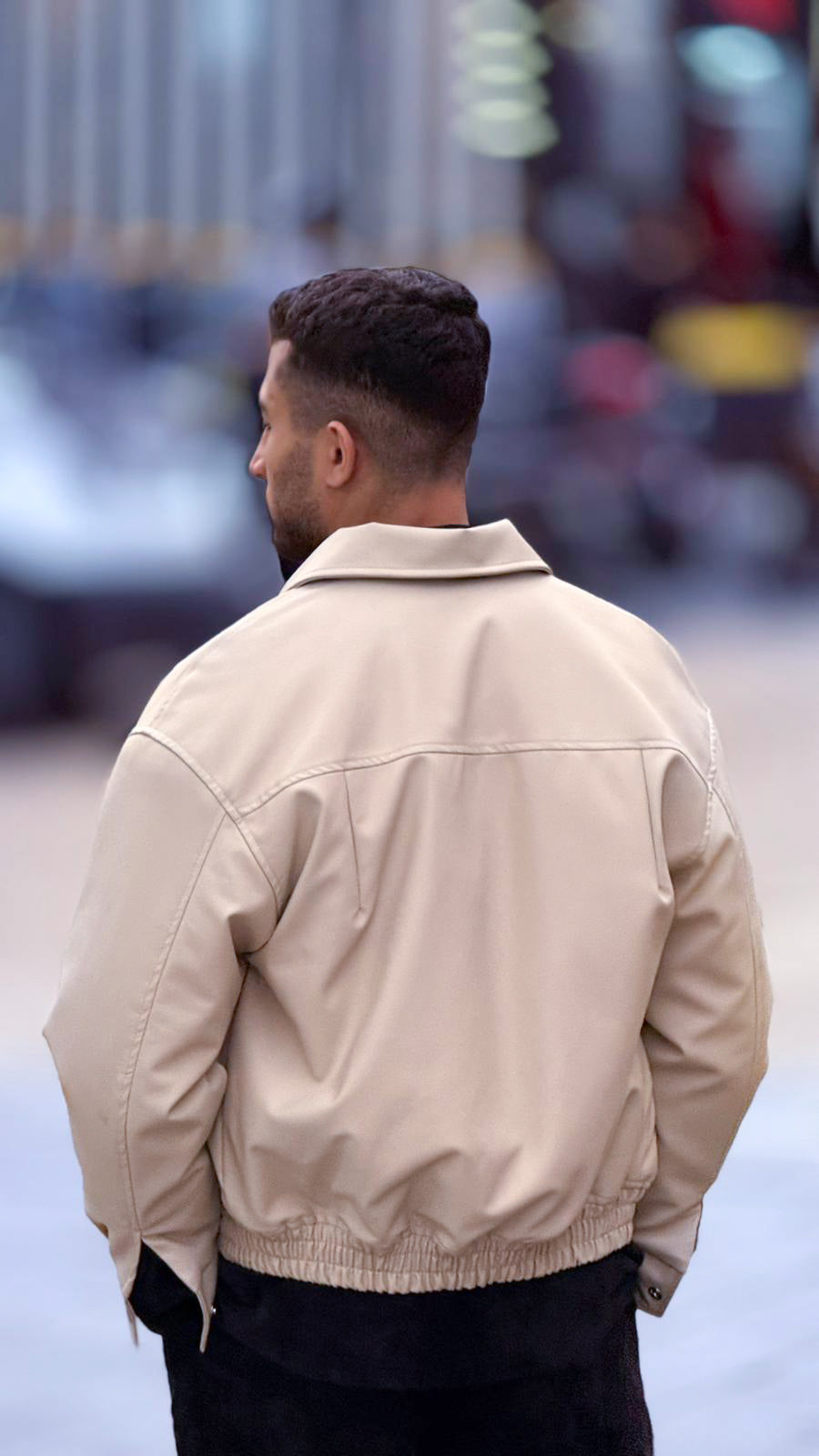 color:beige