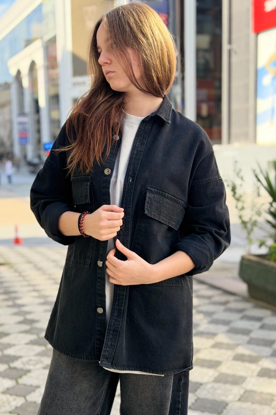 color-card:black color:black