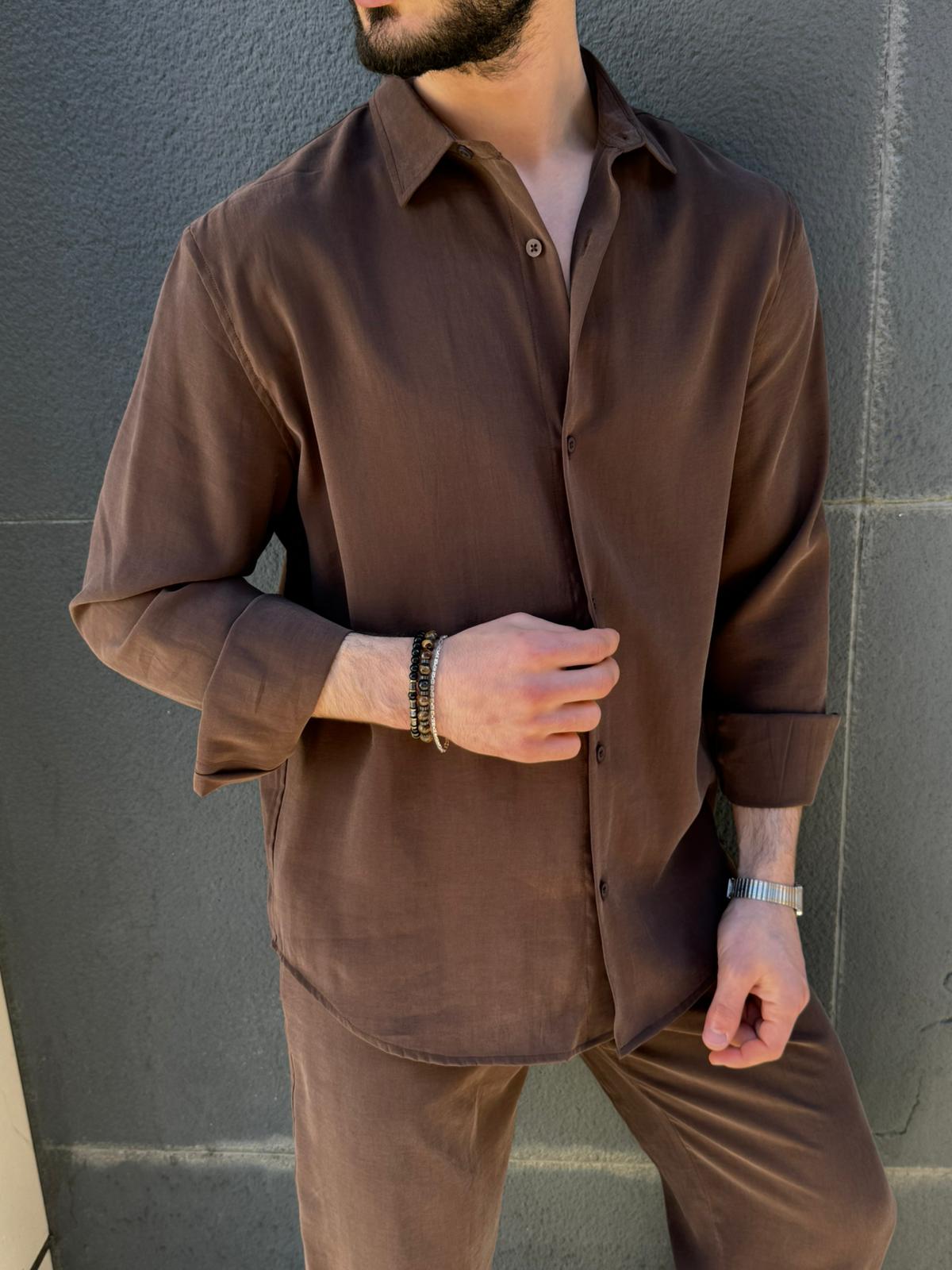color:brown