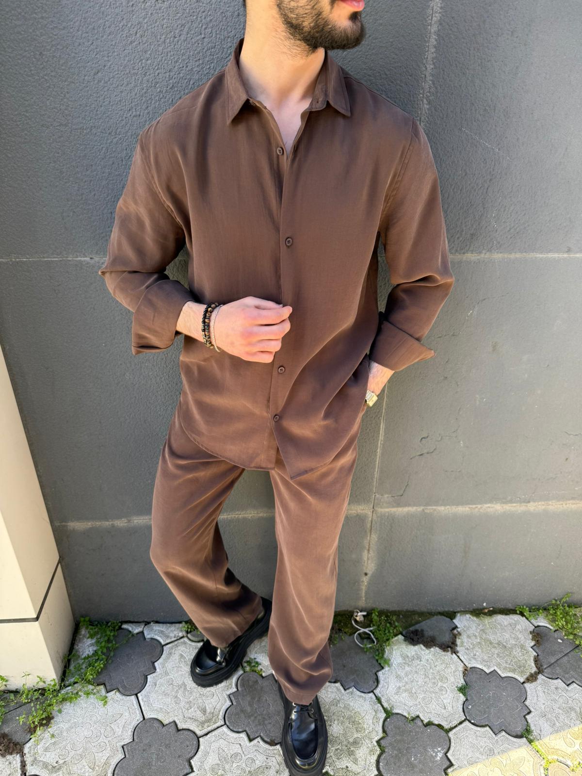 color:brown