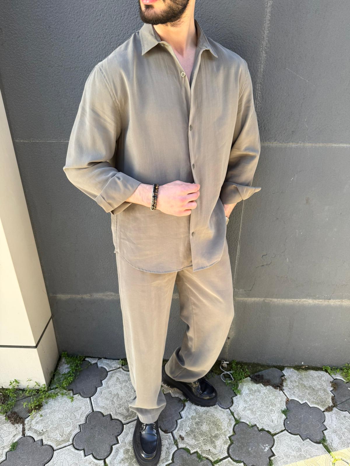 color:khaki