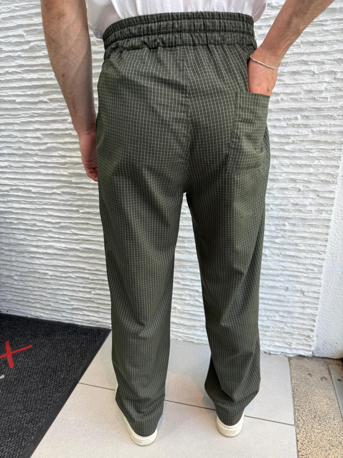 color:khaki