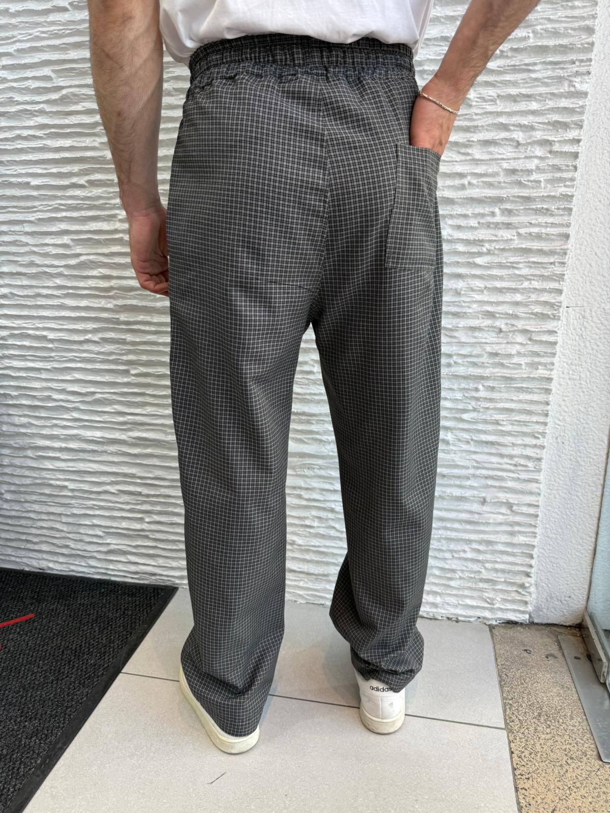color:gray