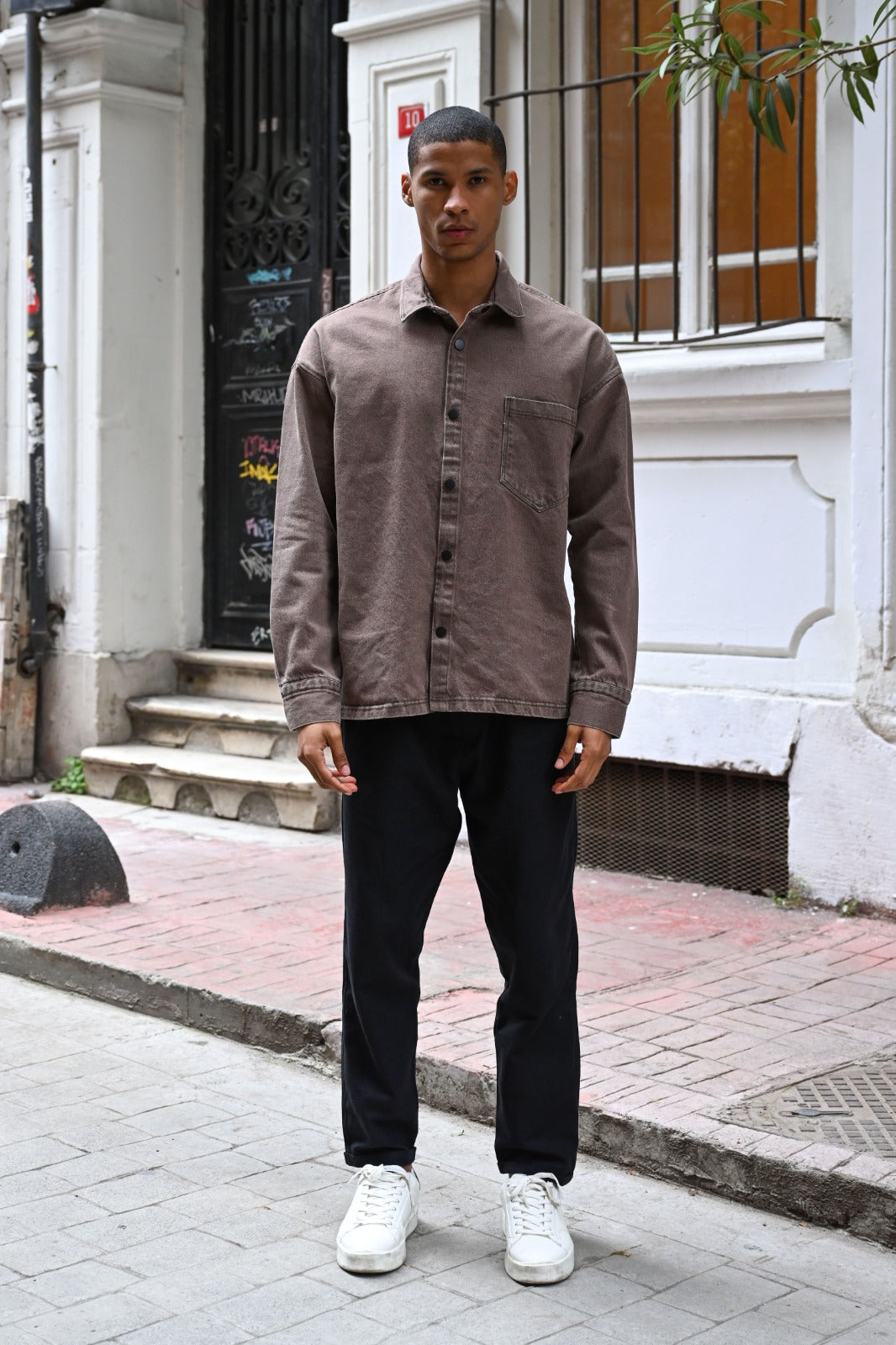 color:brown