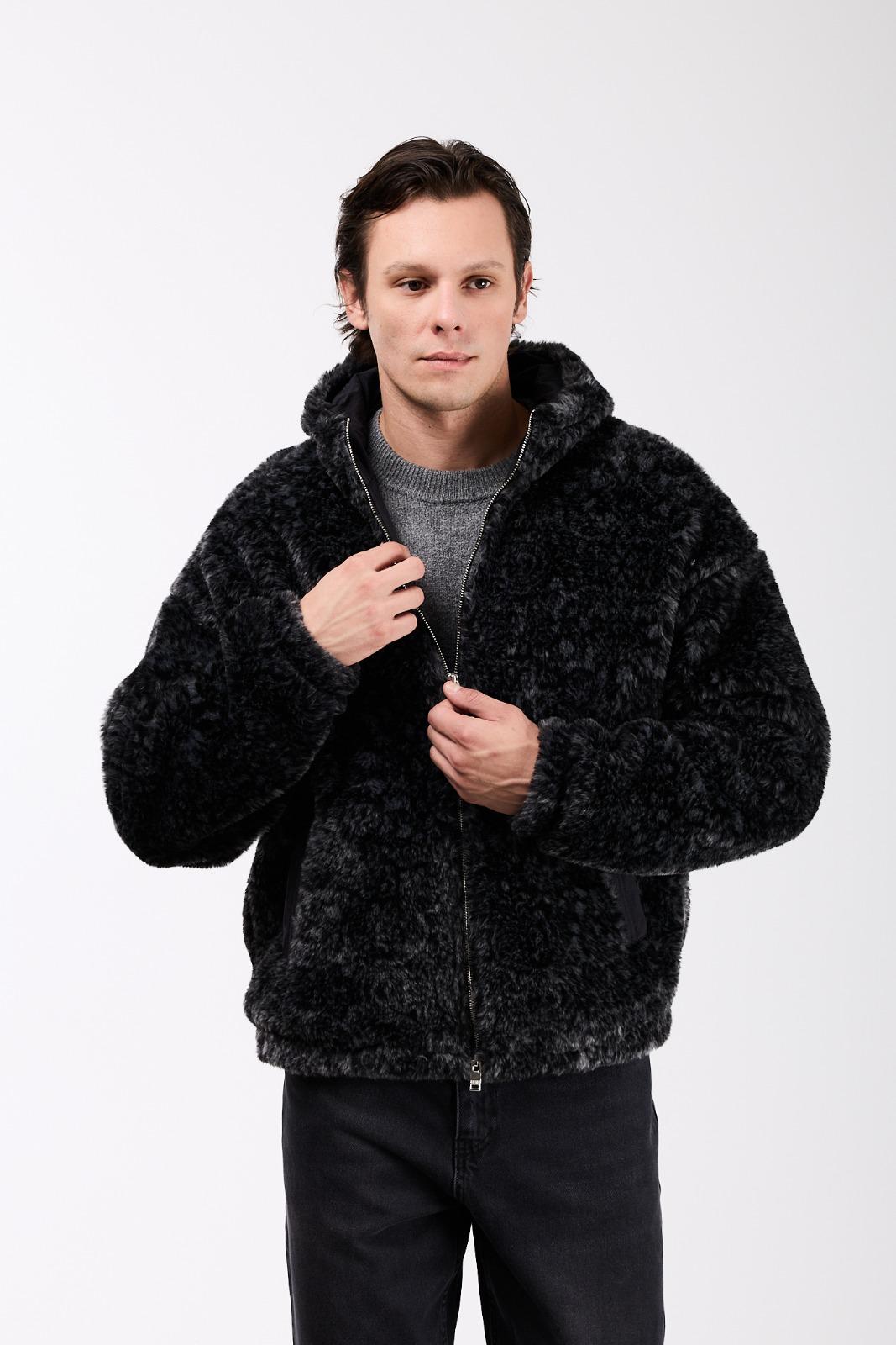 color:black