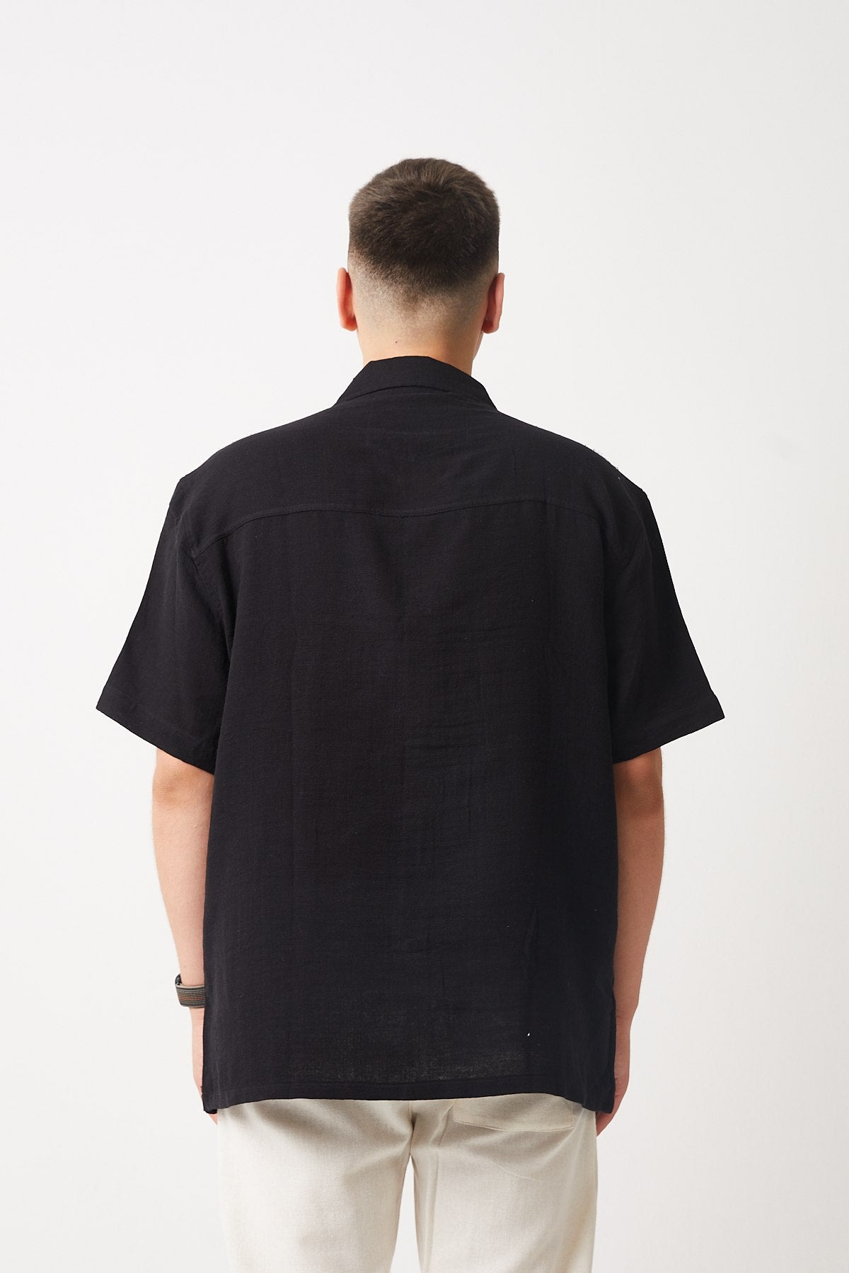 color:black