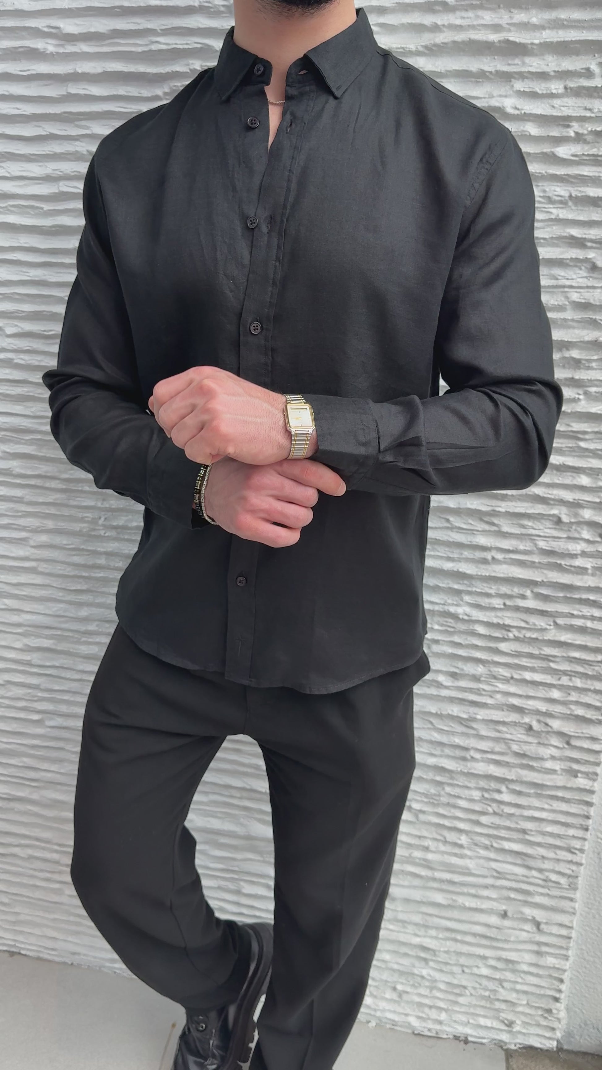 color:black