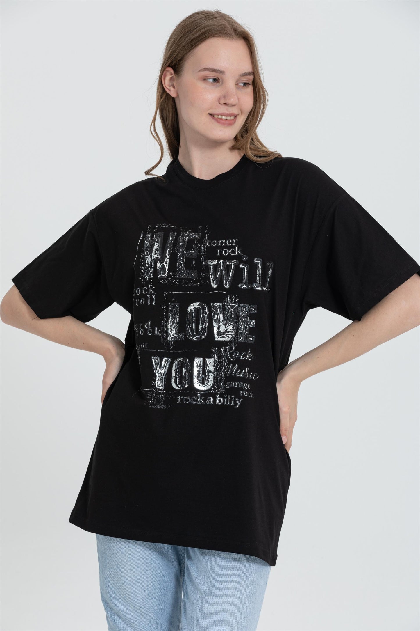color:black
