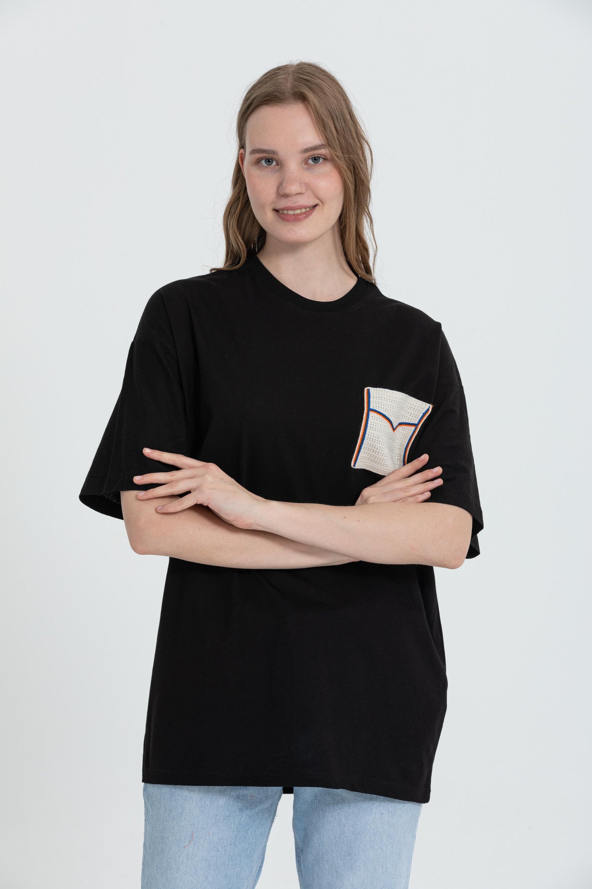 color:black