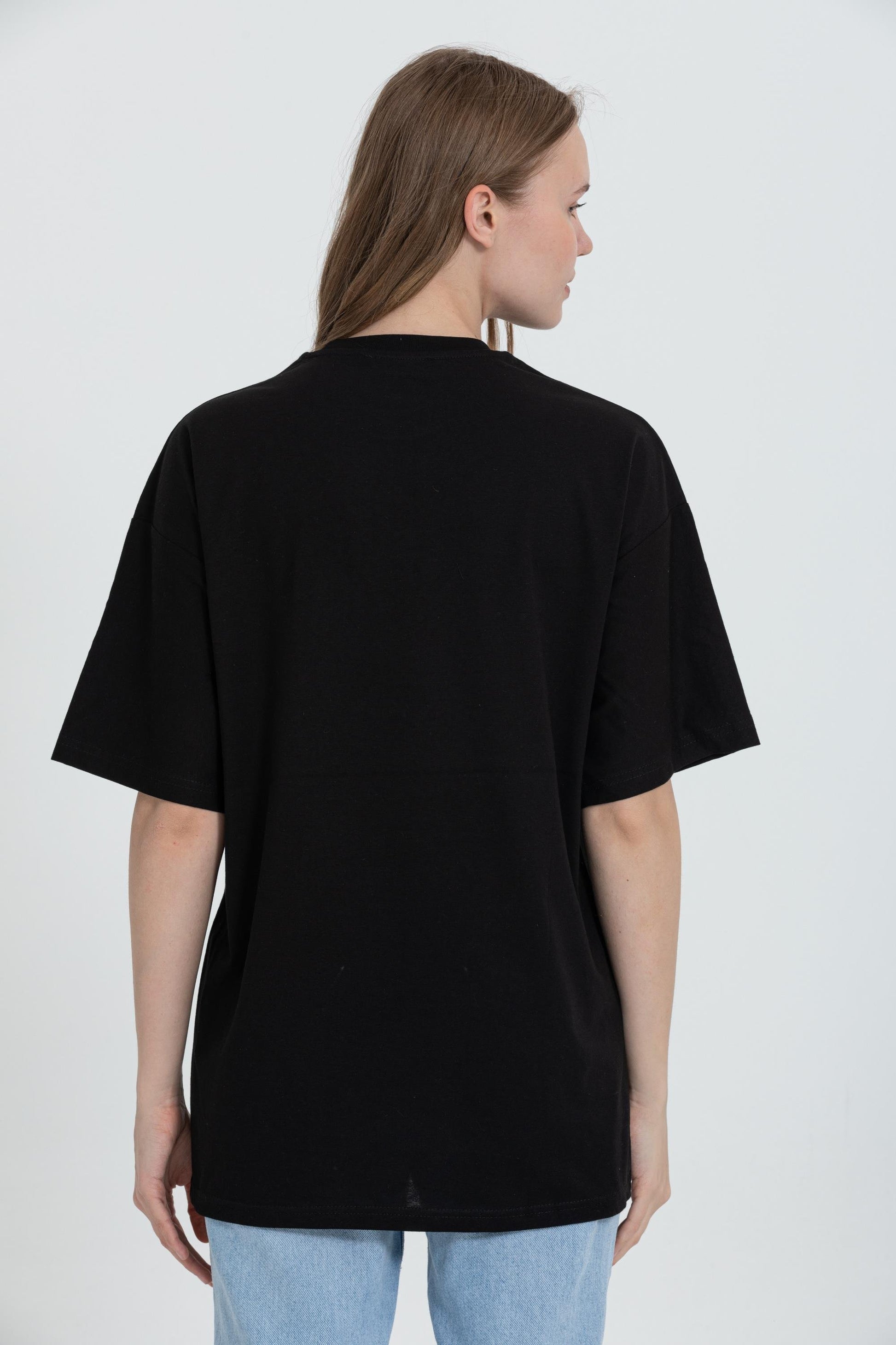 color:black