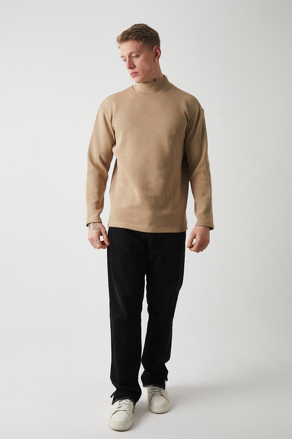 color:beige