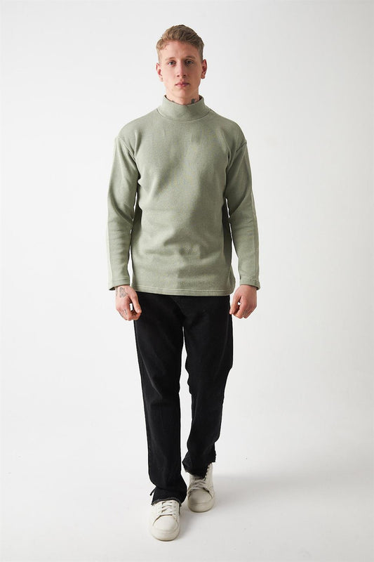 color:khaki