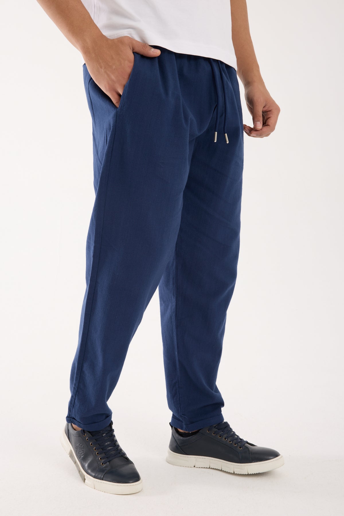 color:navy