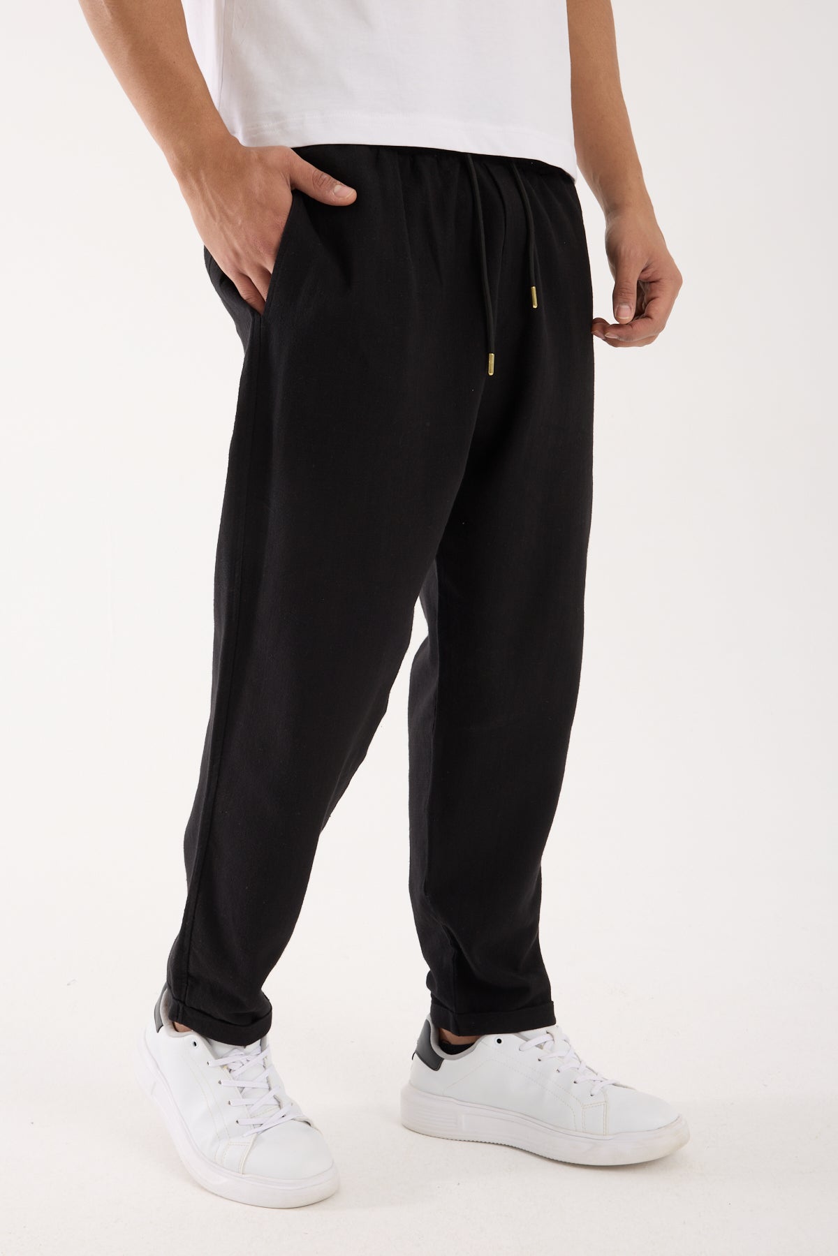 color:black