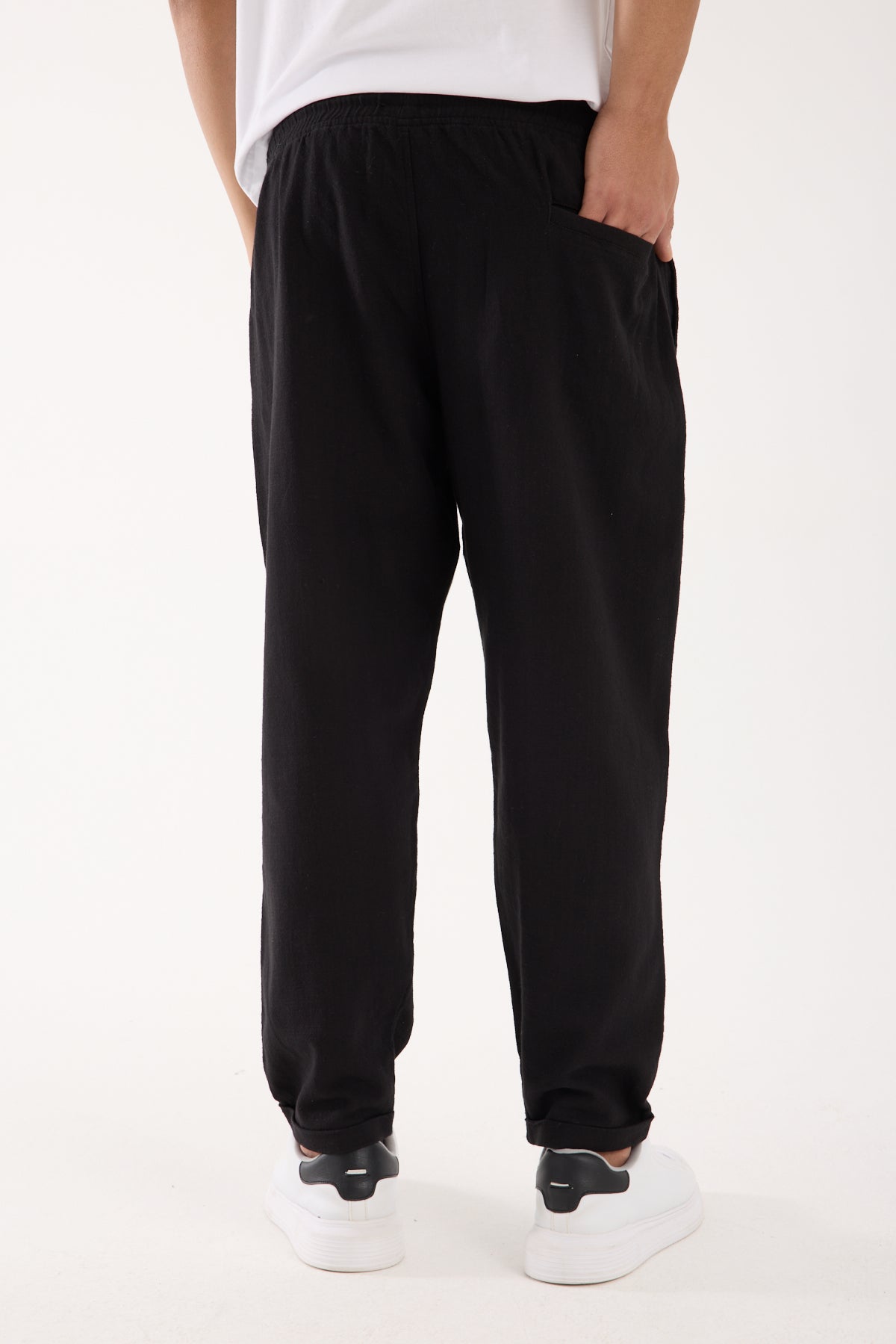 color:black