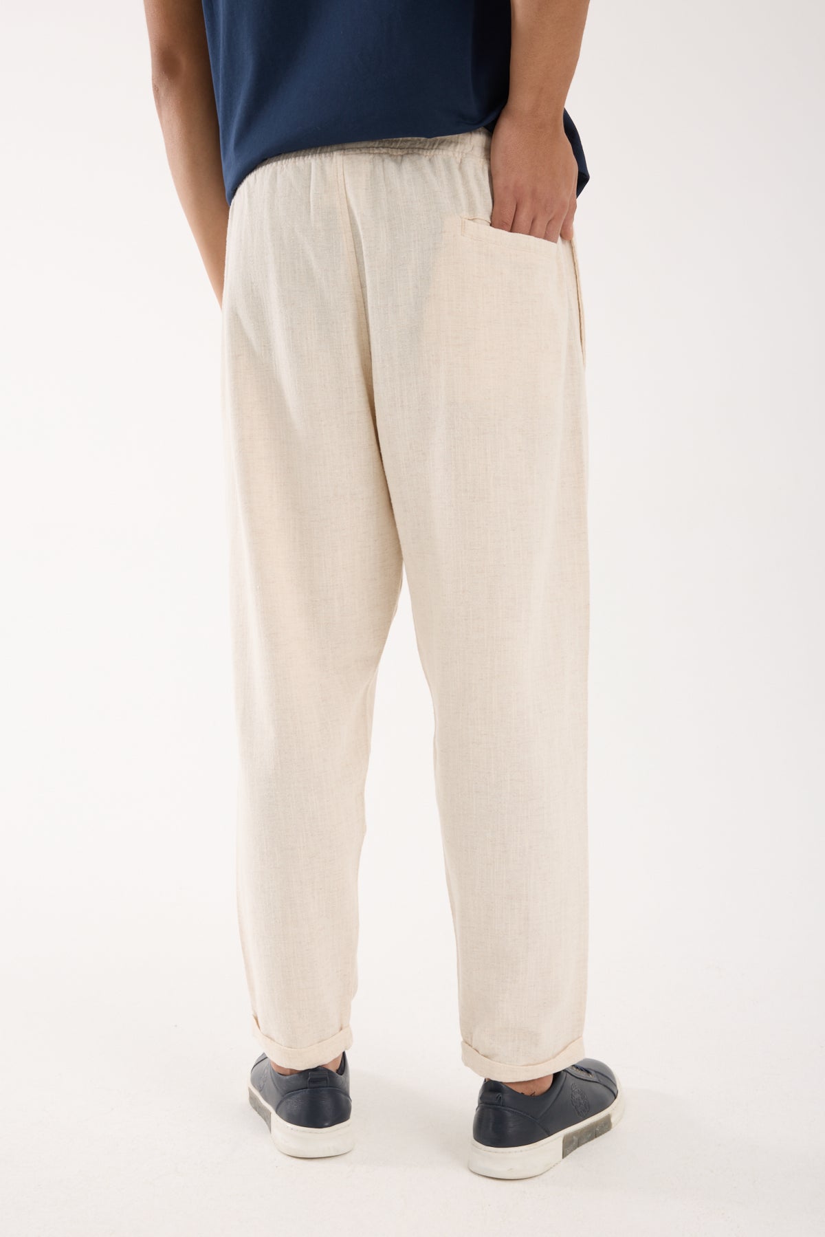 color:beige