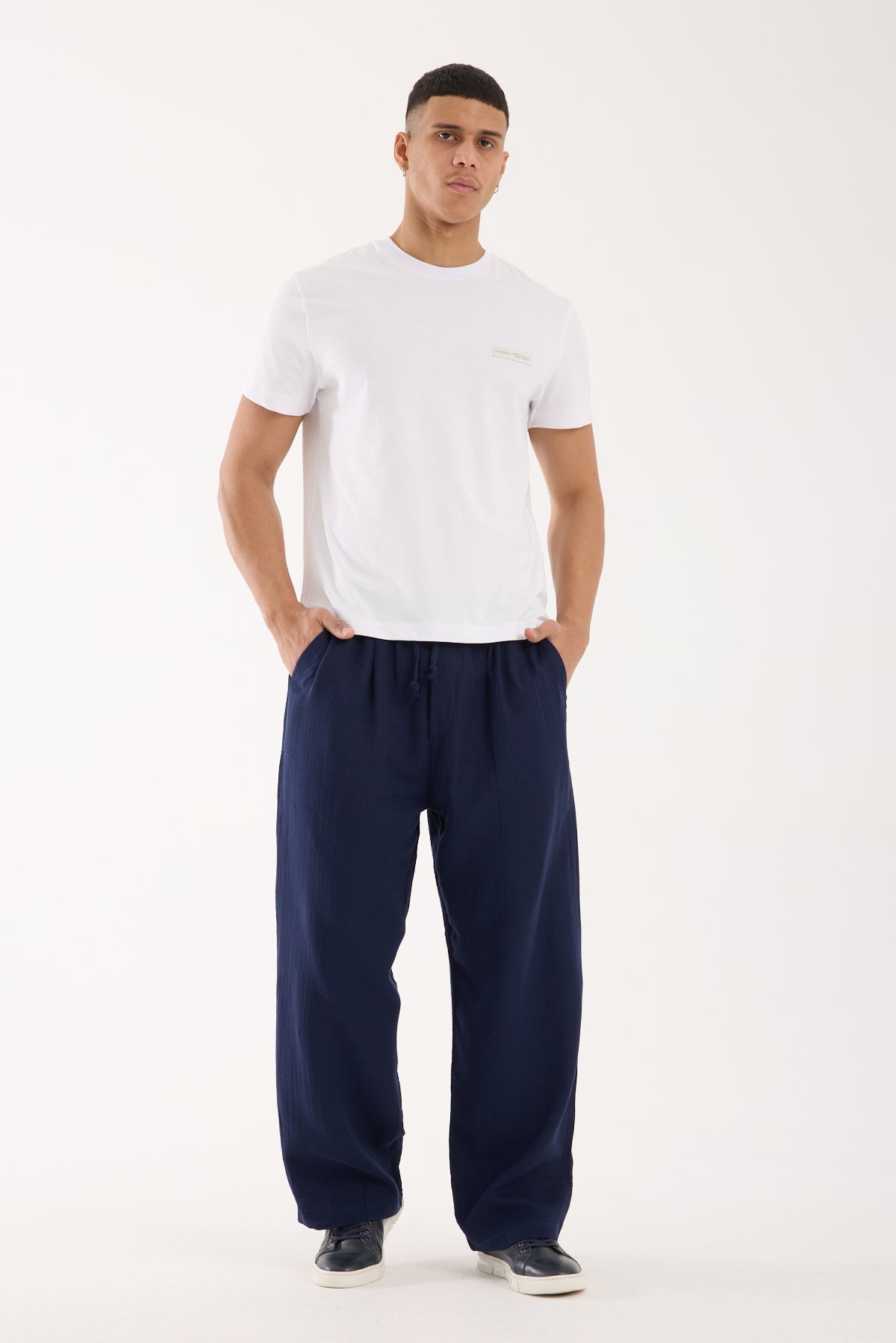 color:navy