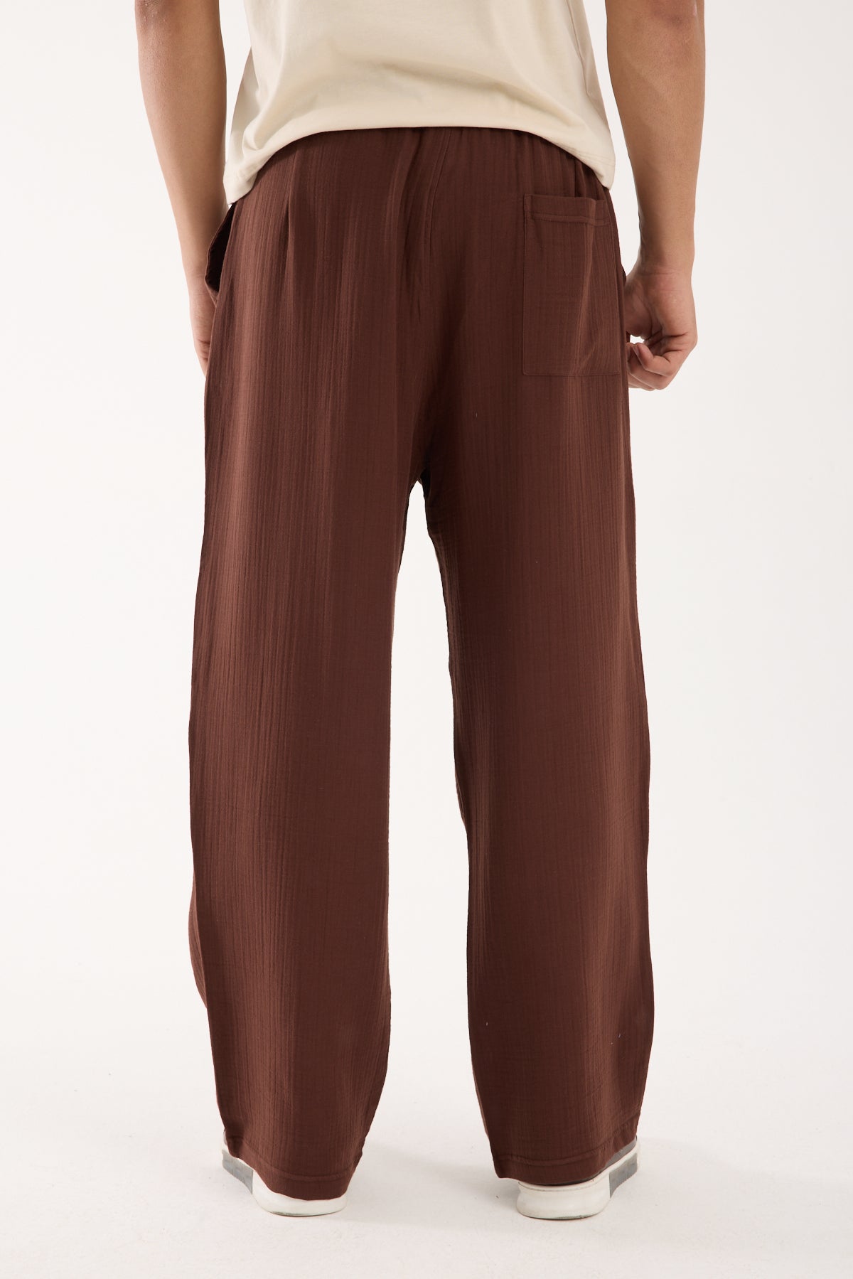 color:brown
