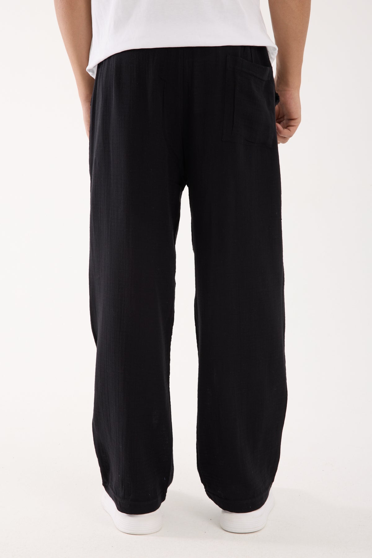 color:black