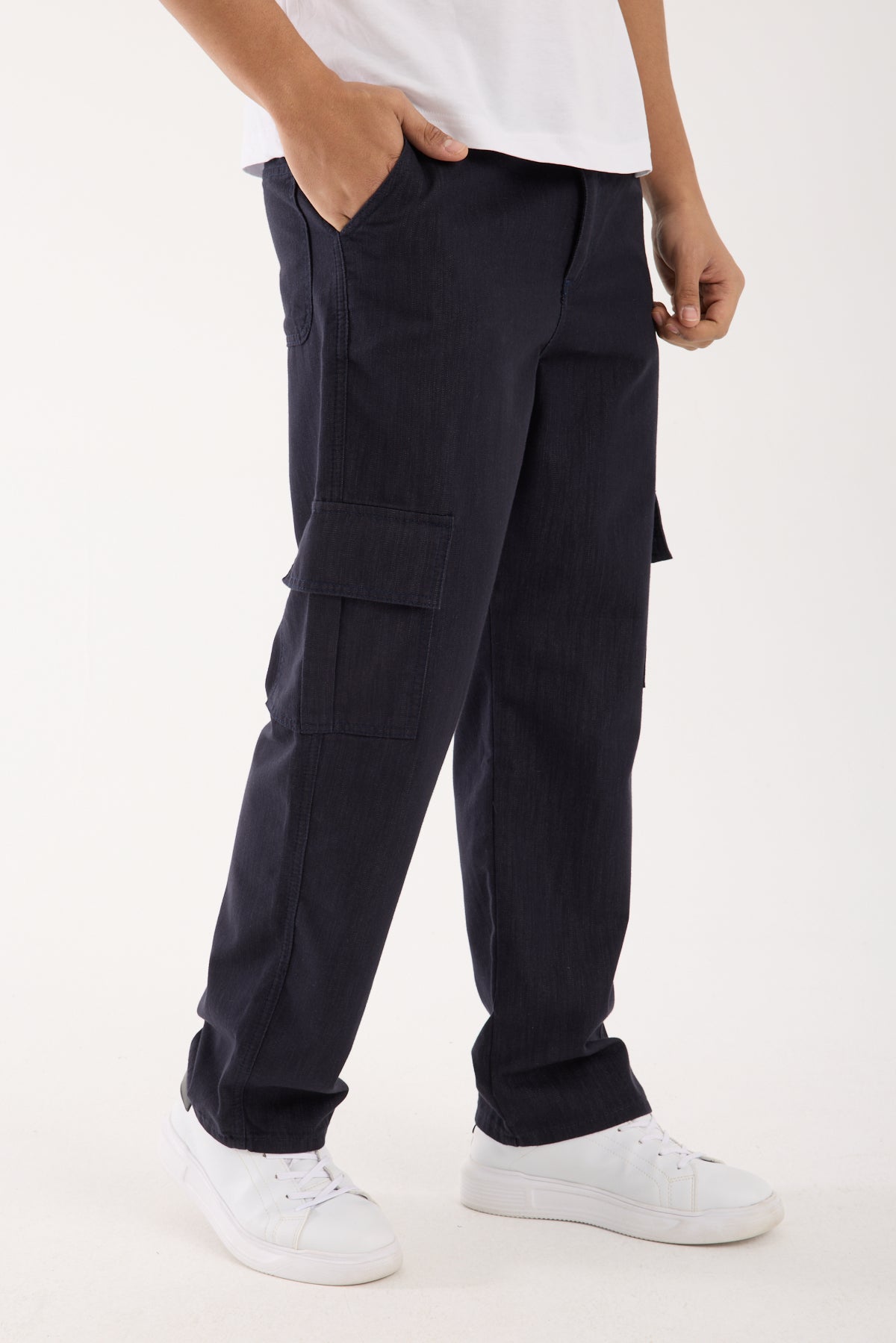 color:navy