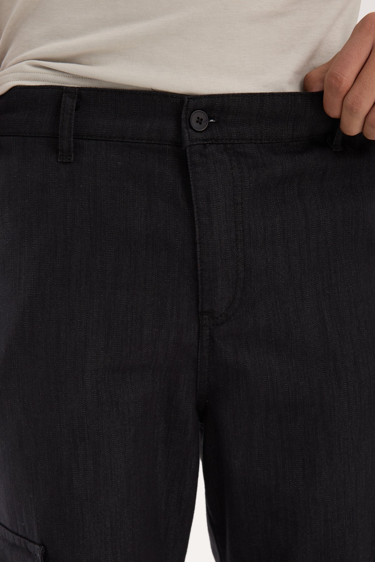 color:black