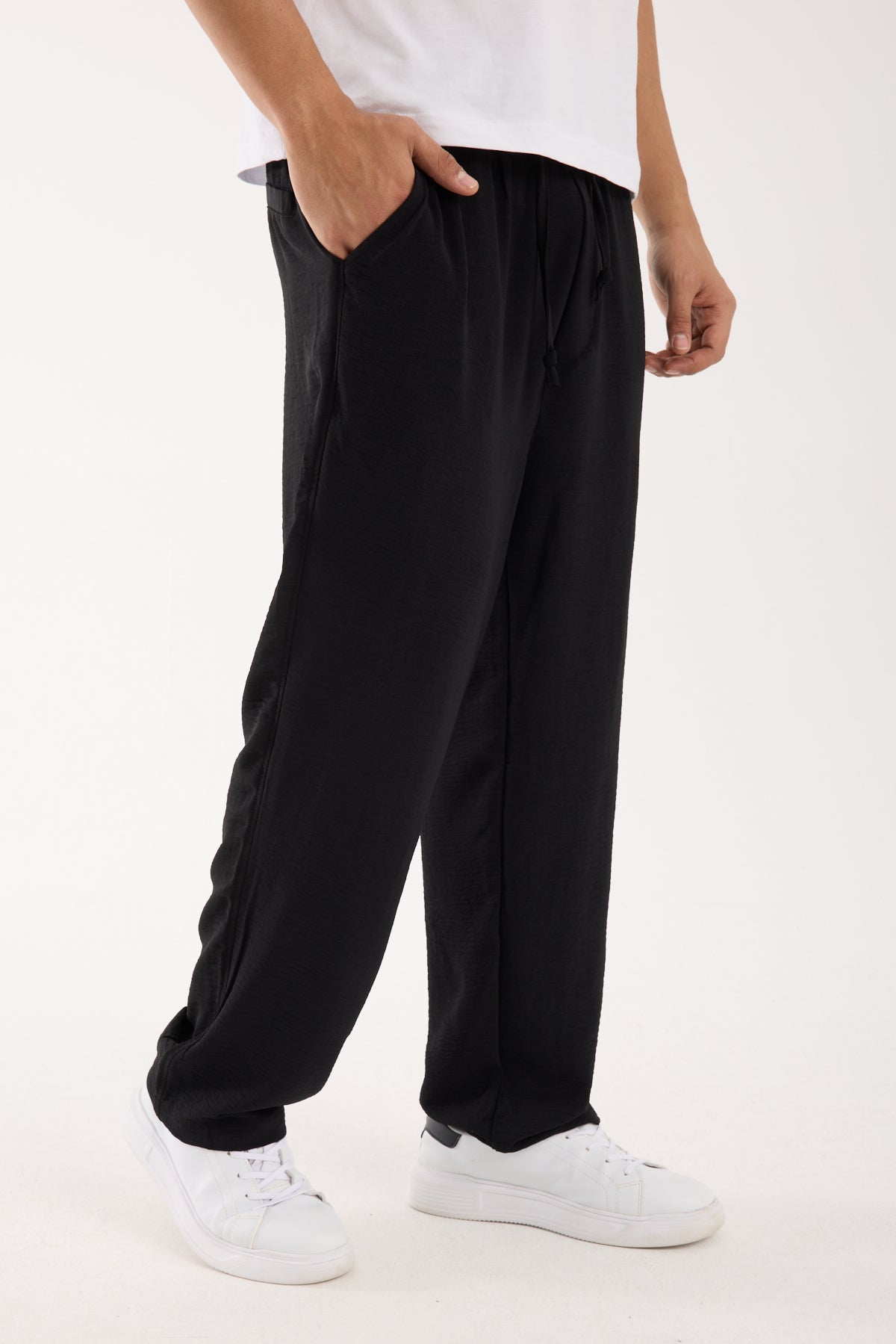color:black
