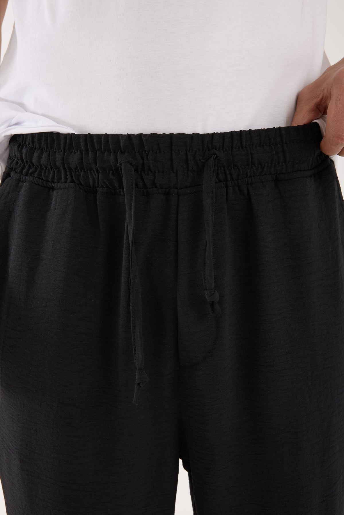 color:black