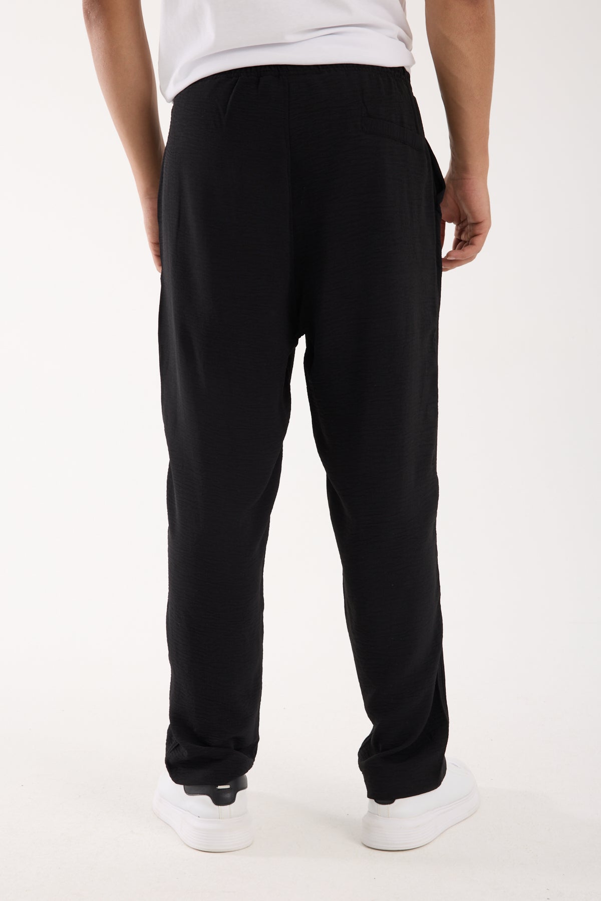 color:black