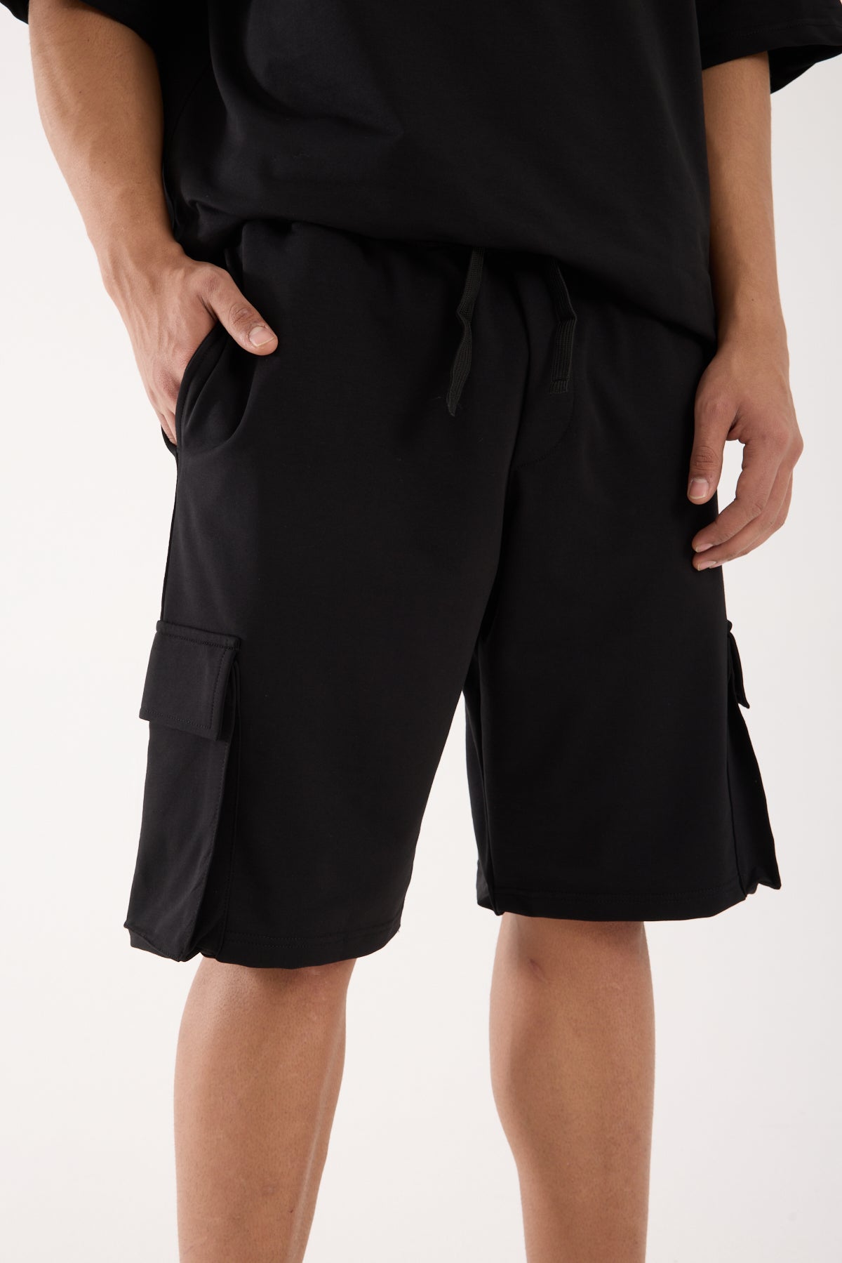 color:black