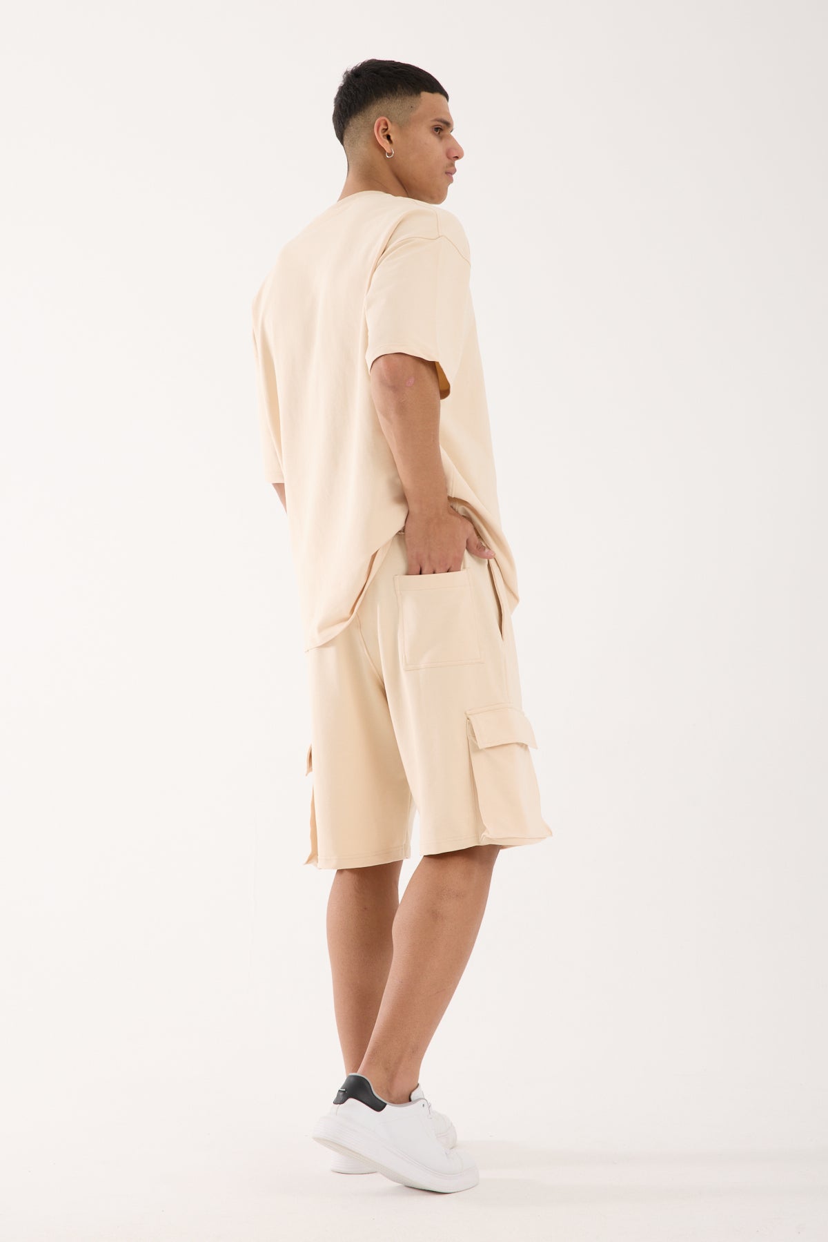 color:beige