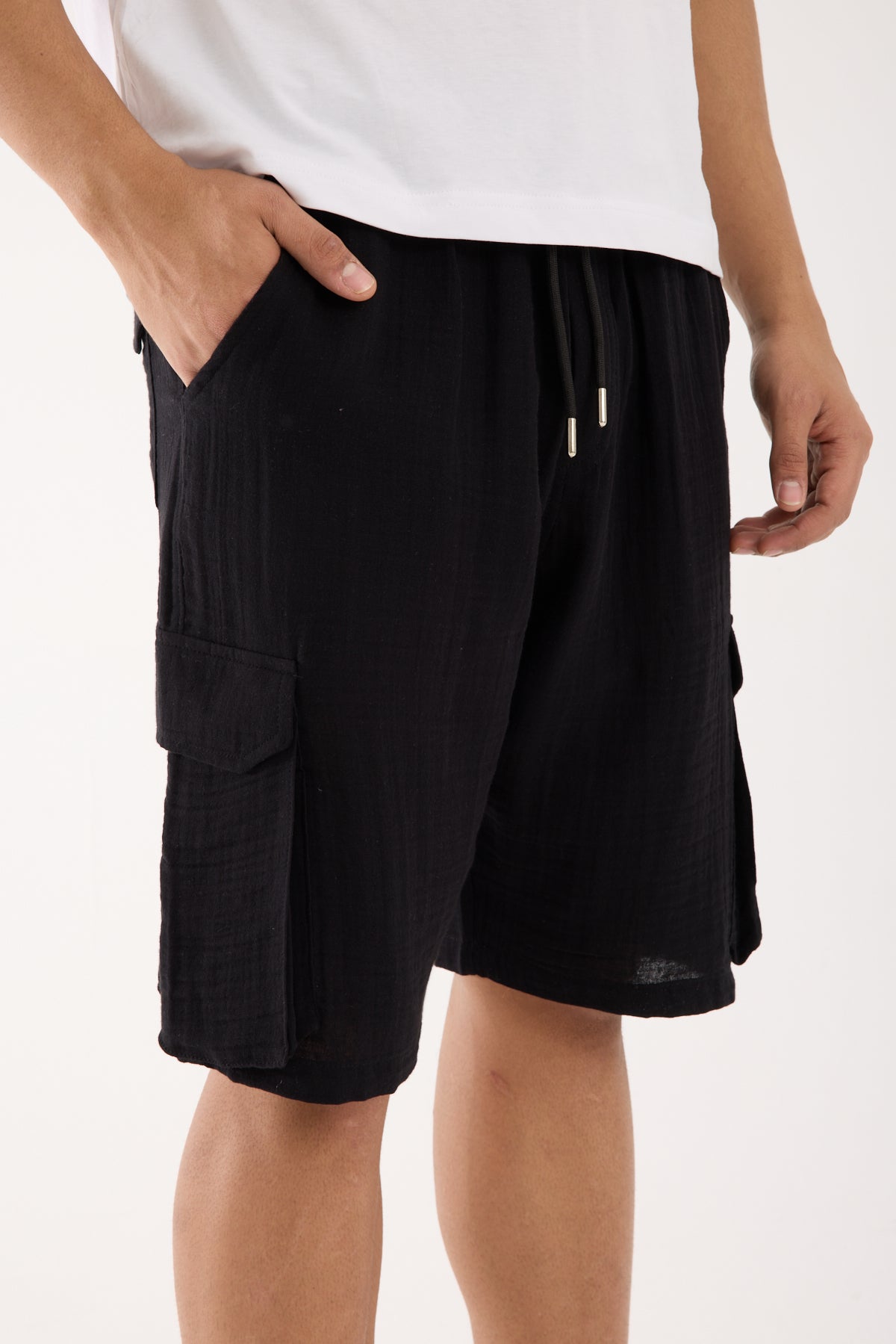 color:black