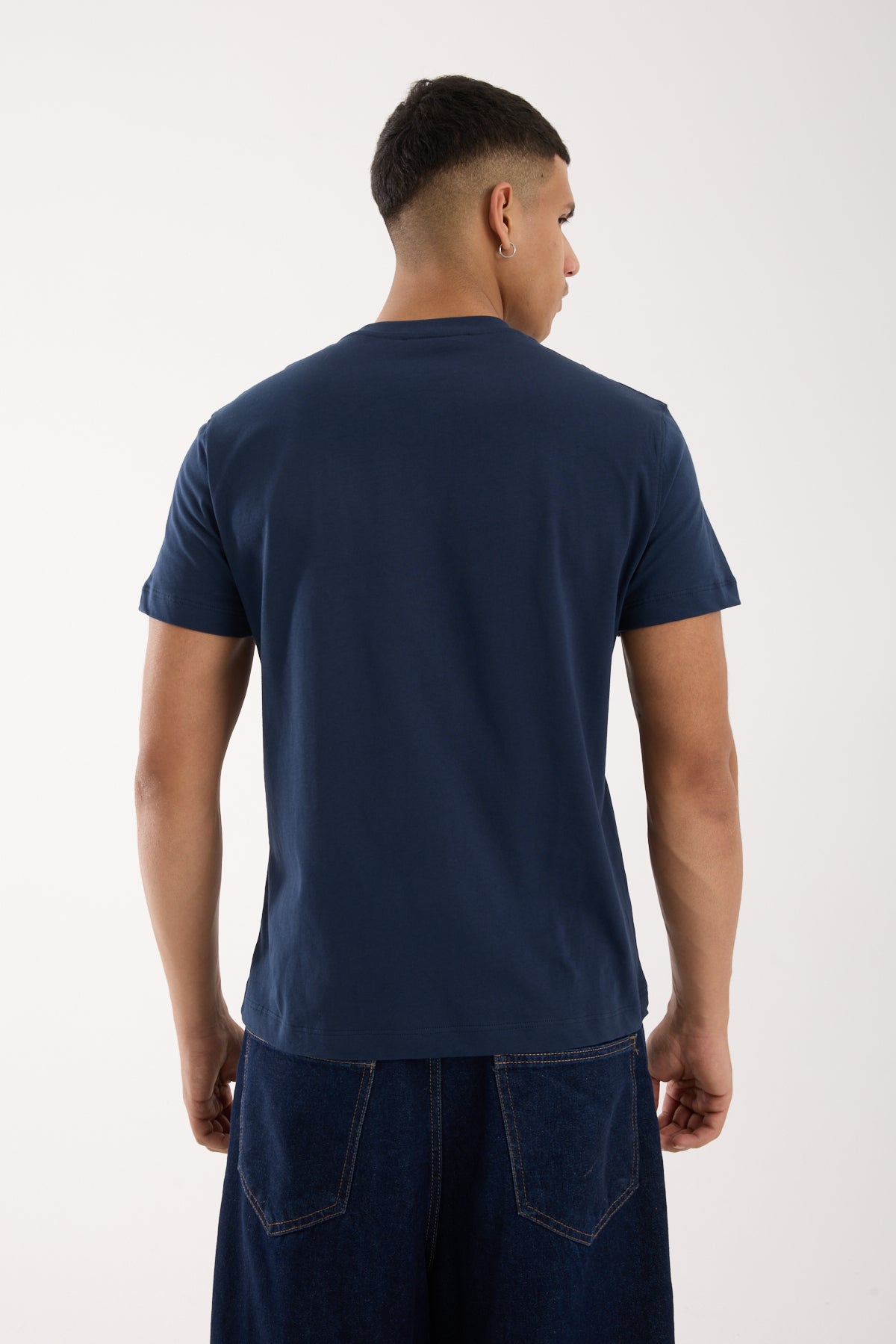 color:navy