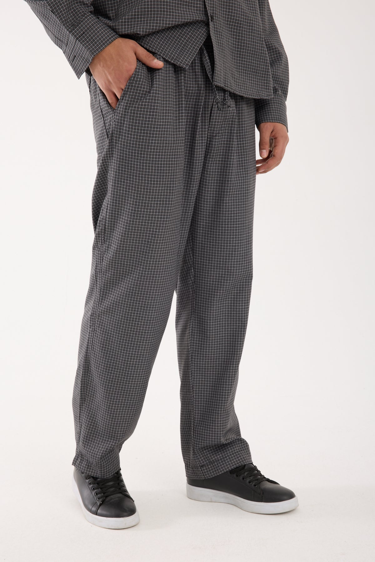 color:gray