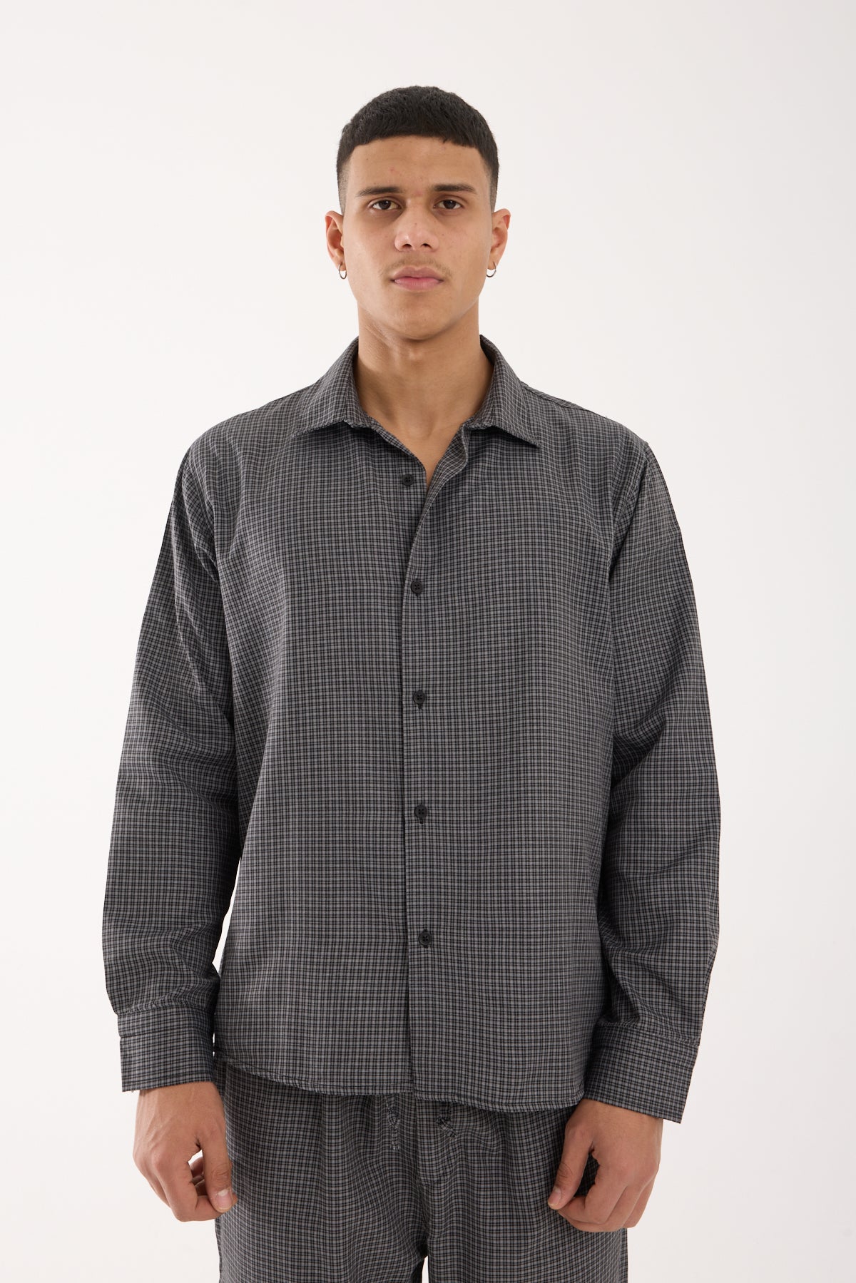 color:gray