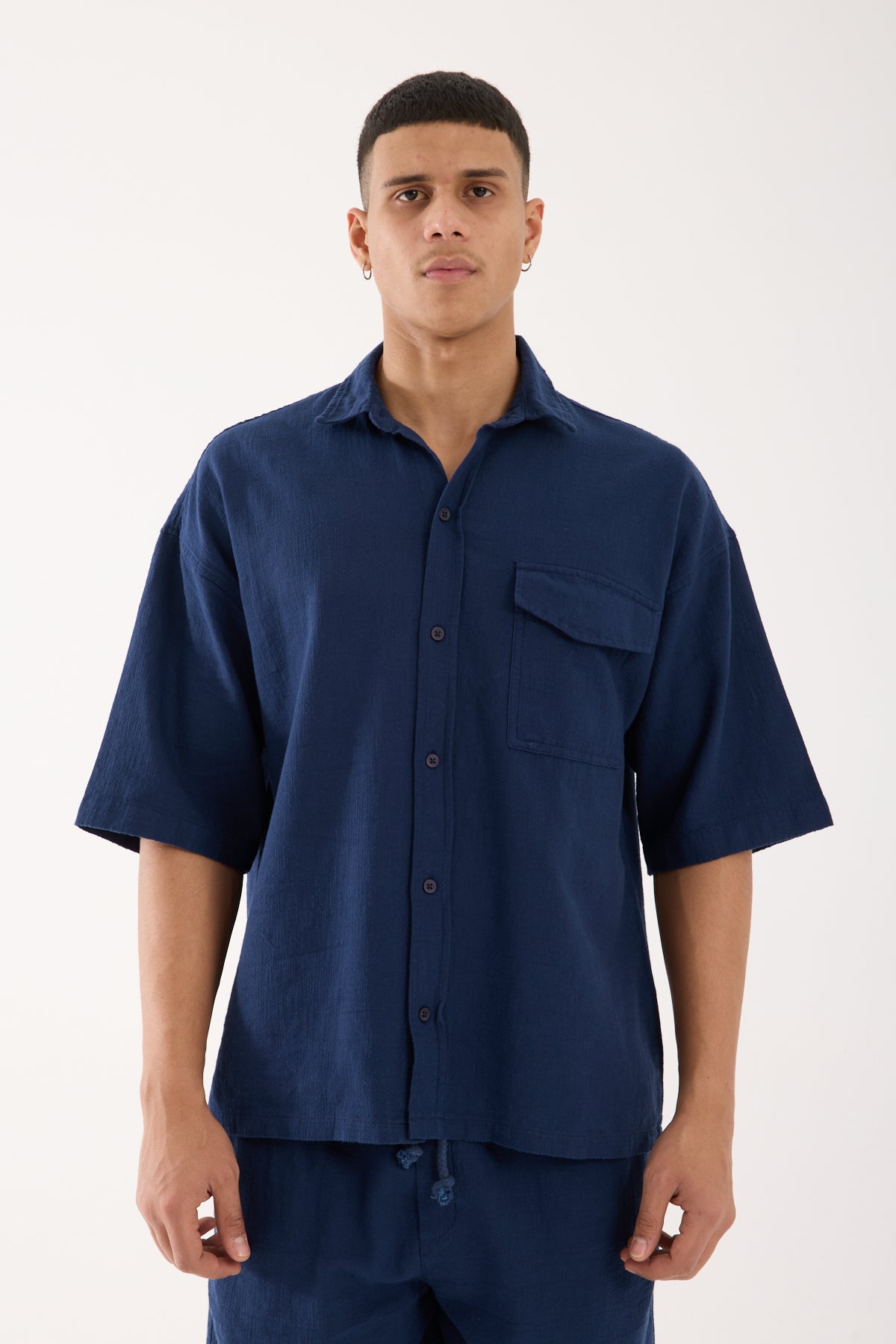 color:navy