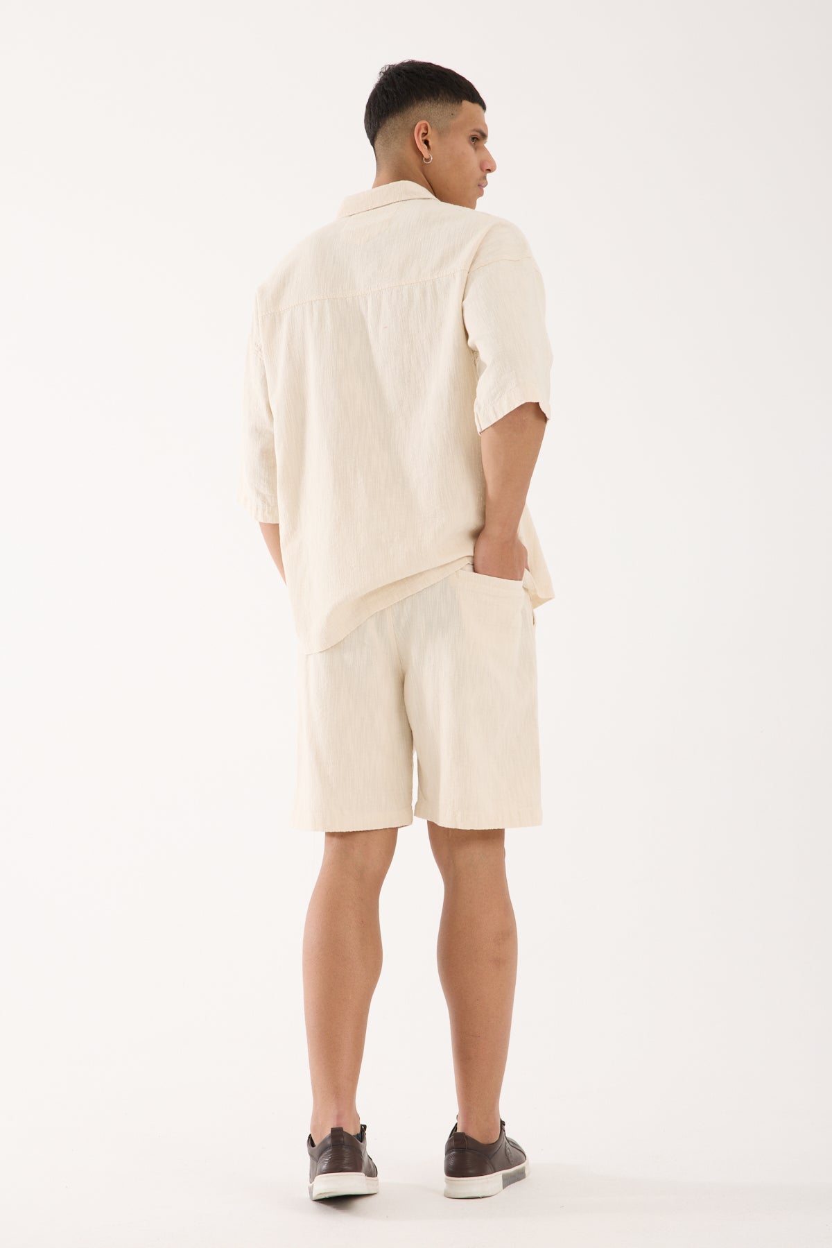 color:beige