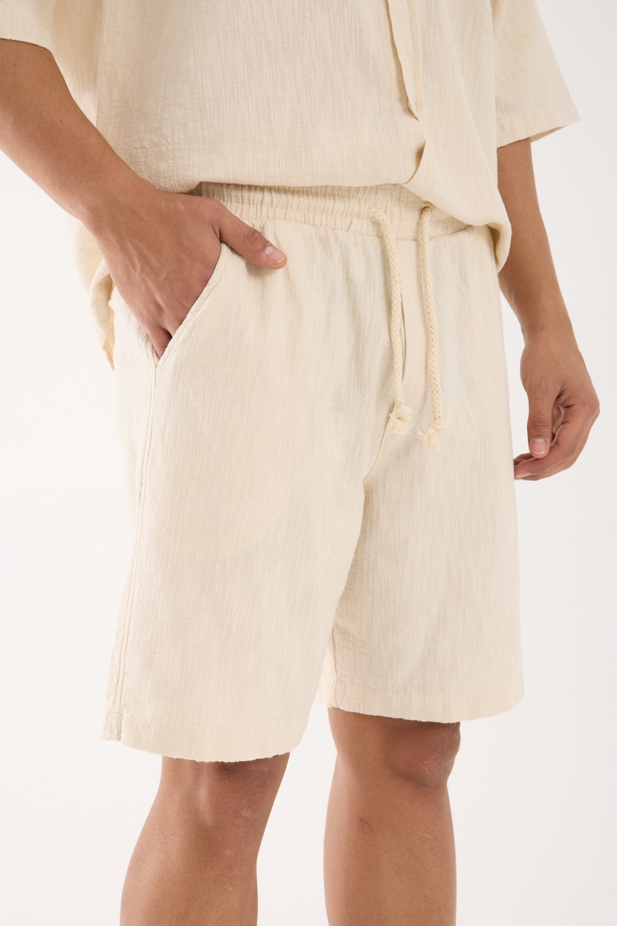 color:beige