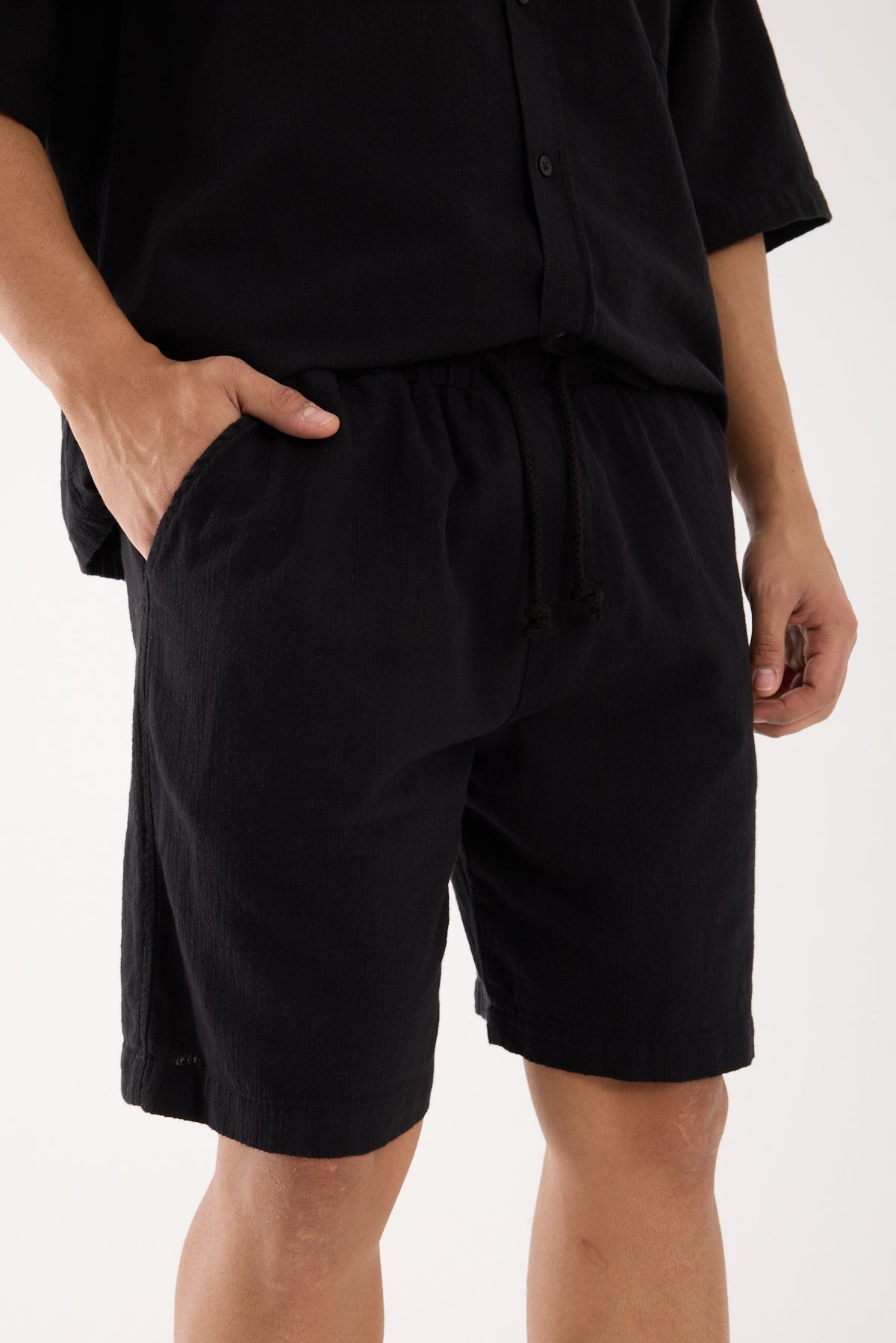 color:black