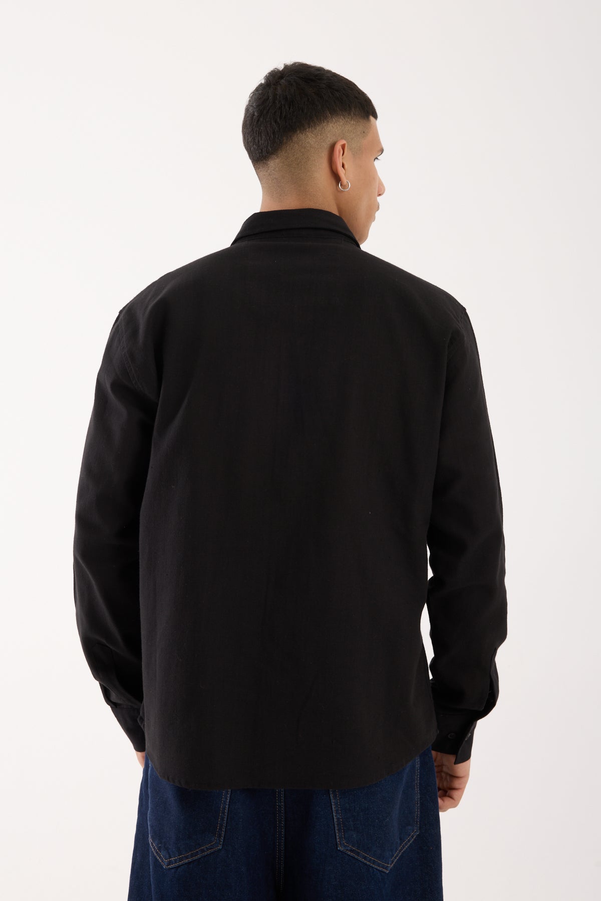 color:black